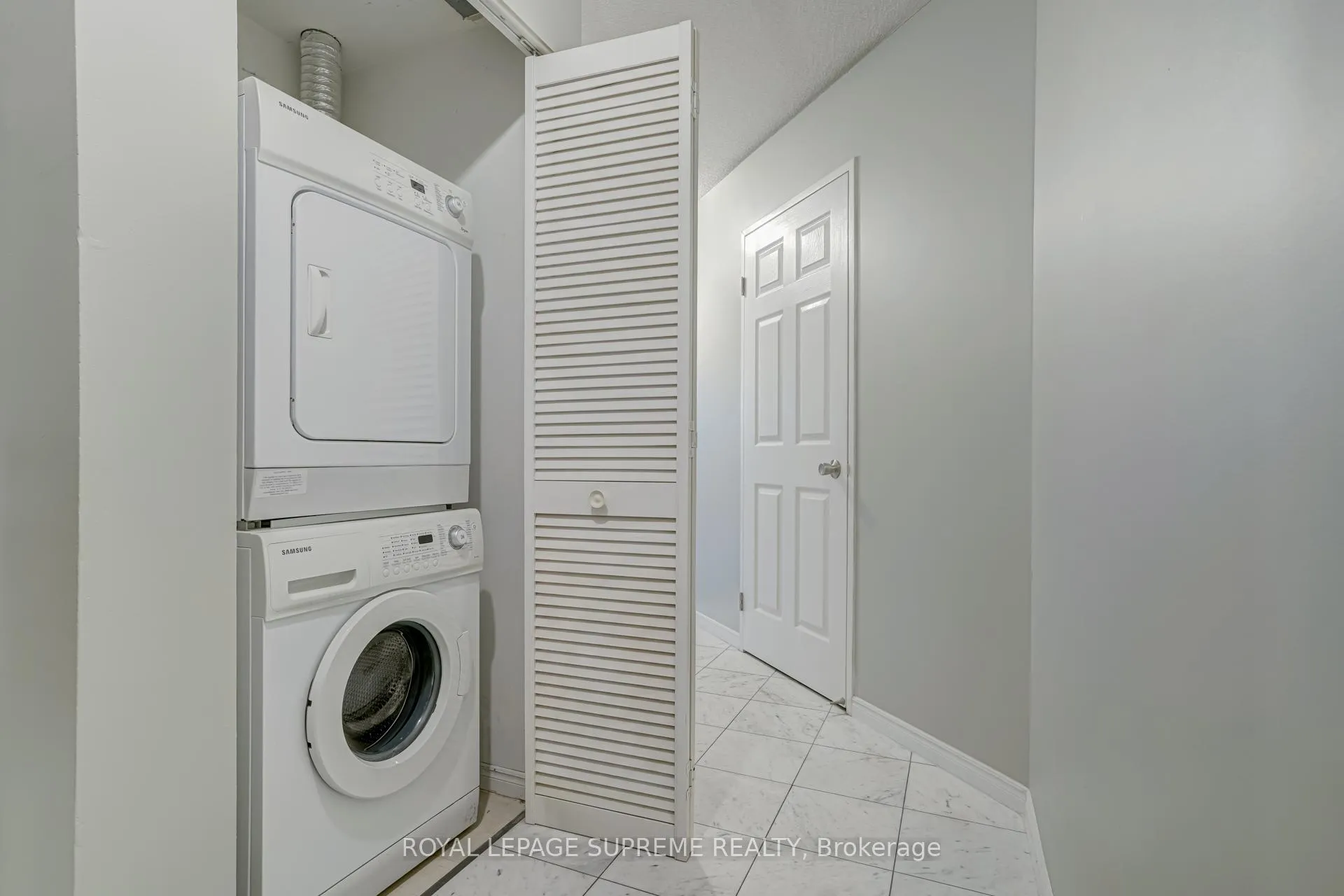 Photo 6 of Unit 210, 35 Empress Avenue, North York, Willowdale East — HOMEH