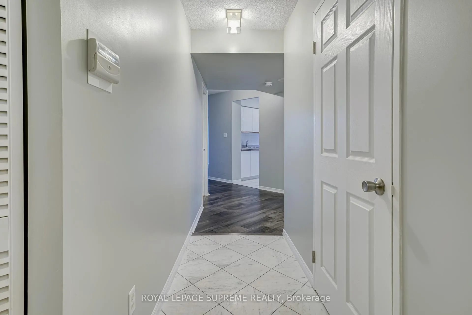 Photo 7 of Unit 210, 35 Empress Avenue, North York, Willowdale East — HOMEH