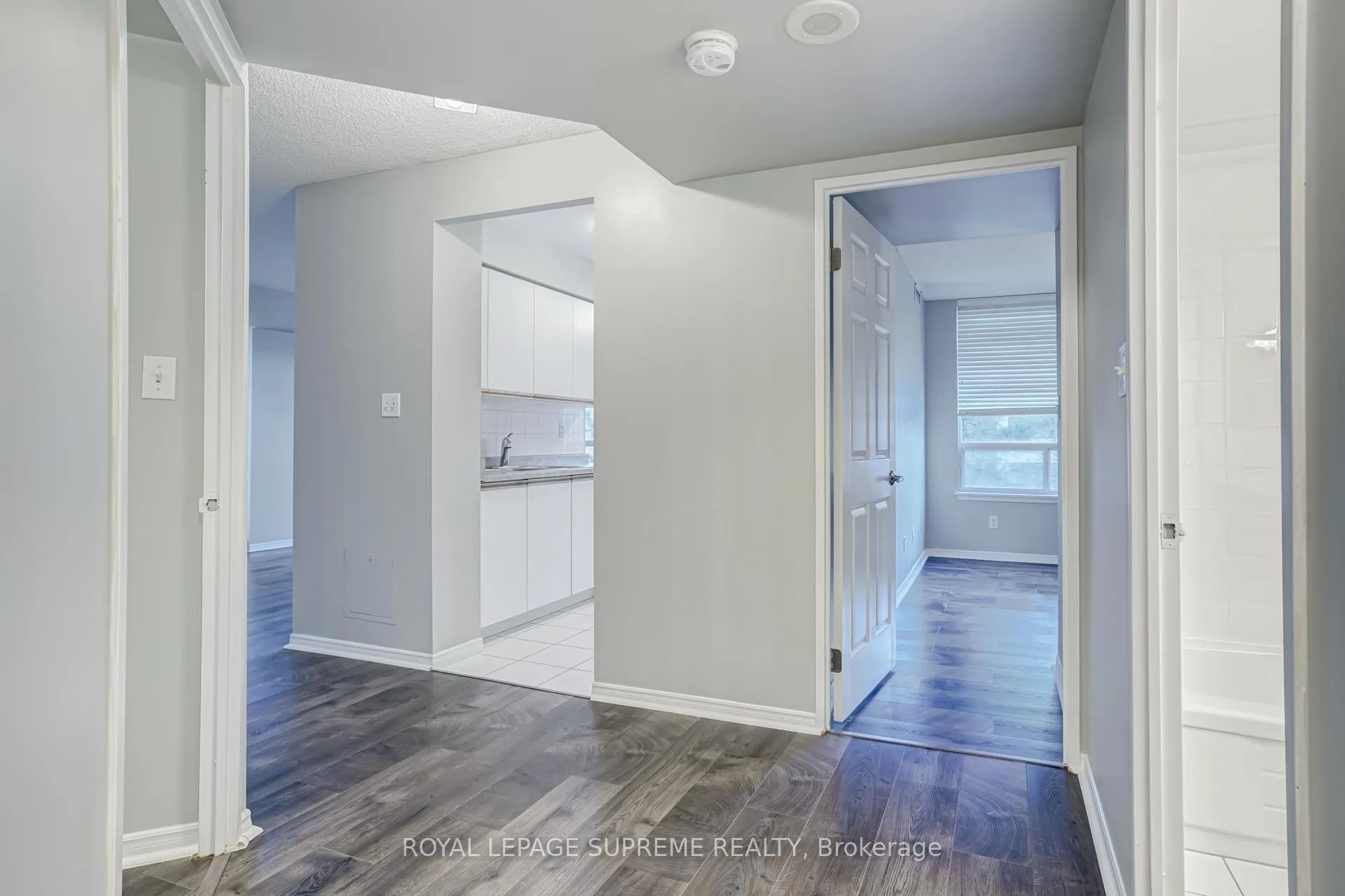 Photo 8 of Unit 210, 35 Empress Avenue, North York, Willowdale East — HOMEH