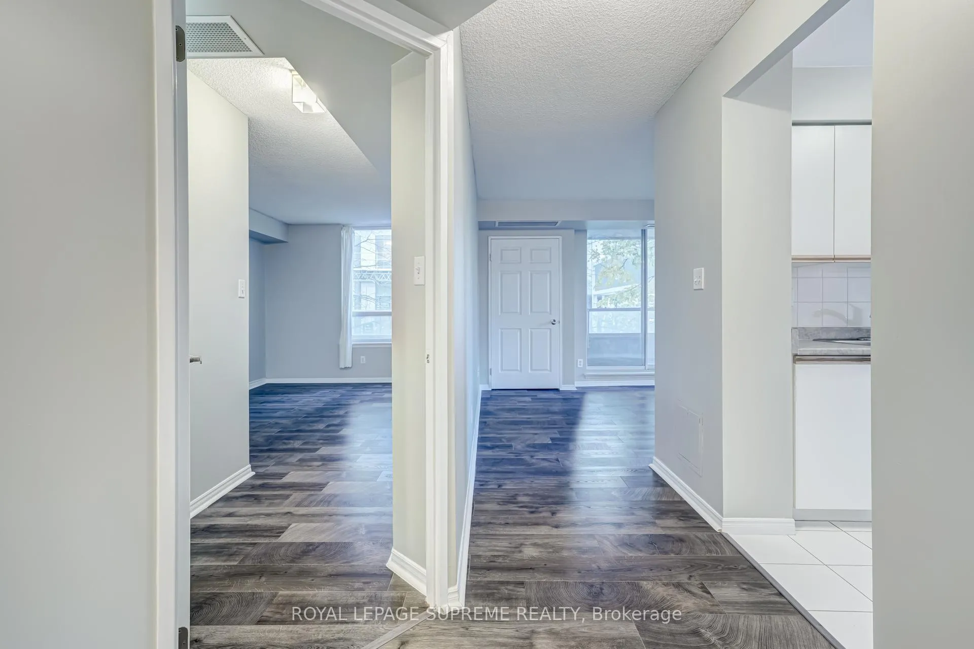 Photo 9 of Unit 210, 35 Empress Avenue, North York, Willowdale East — HOMEH