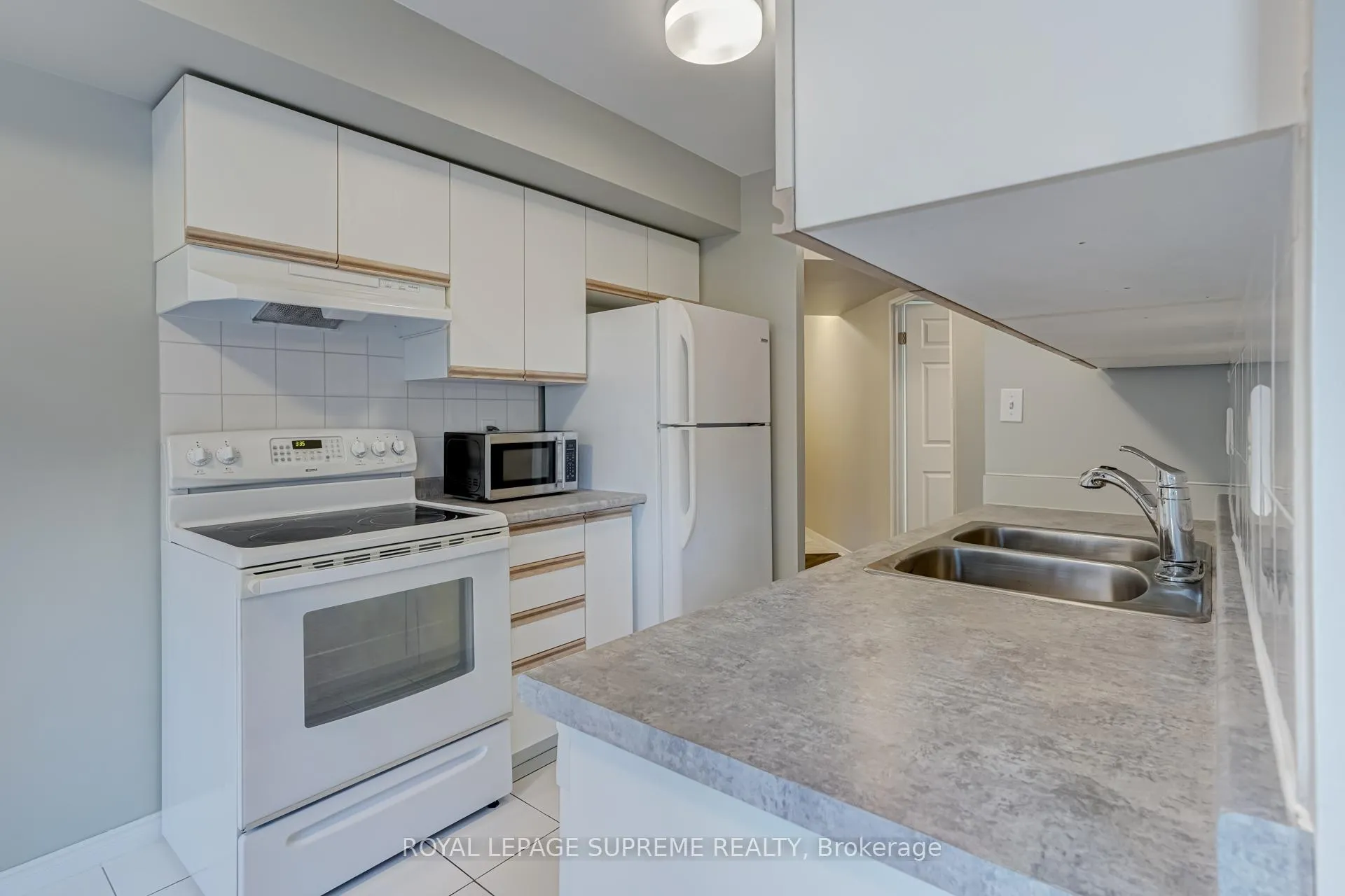 Photo 12 of Unit 210, 35 Empress Avenue, North York, Willowdale East — HOMEH
