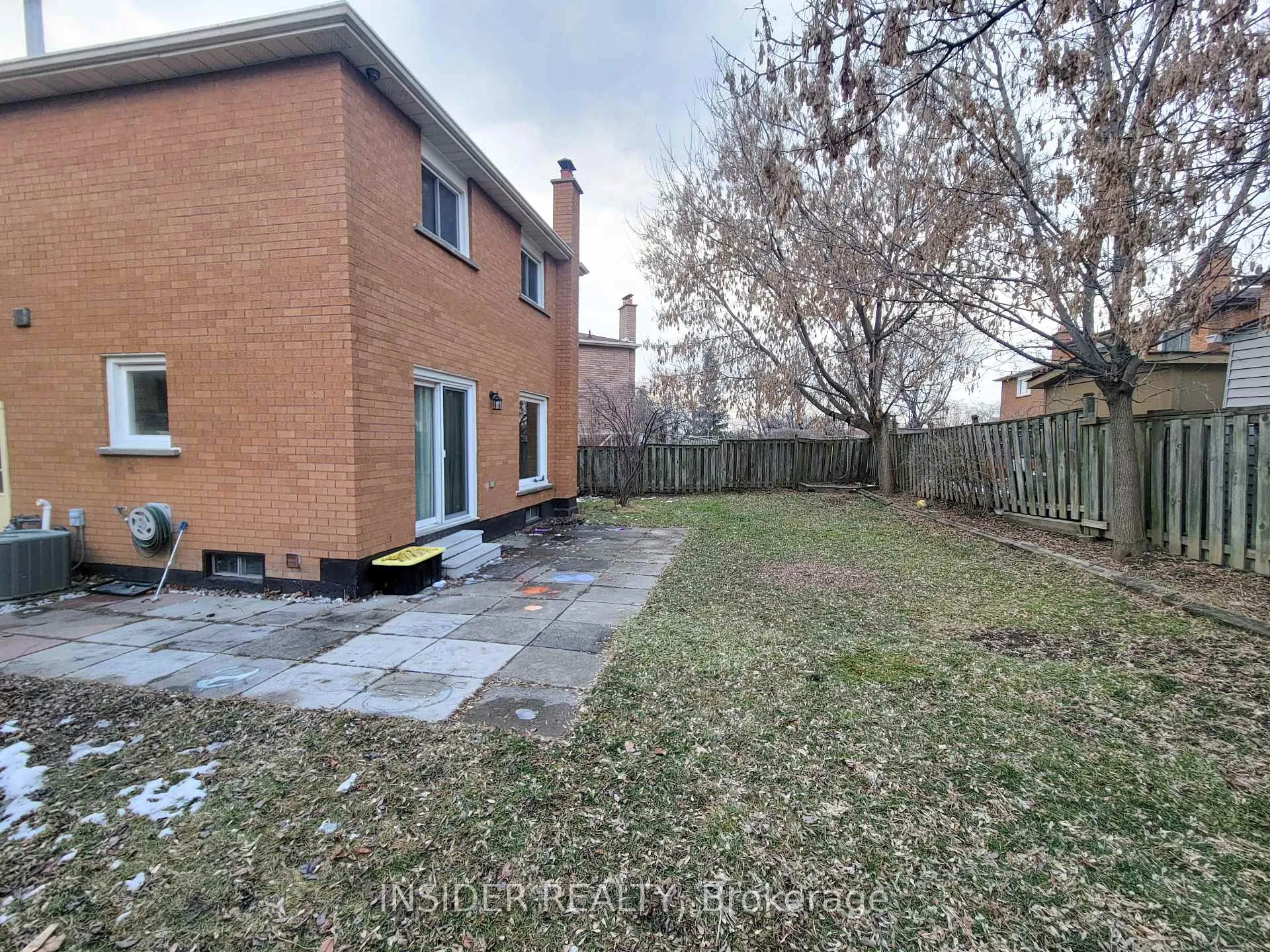 Photo 2 of 98 White Boulevard, Vaughan, Brownridge — HOMEH