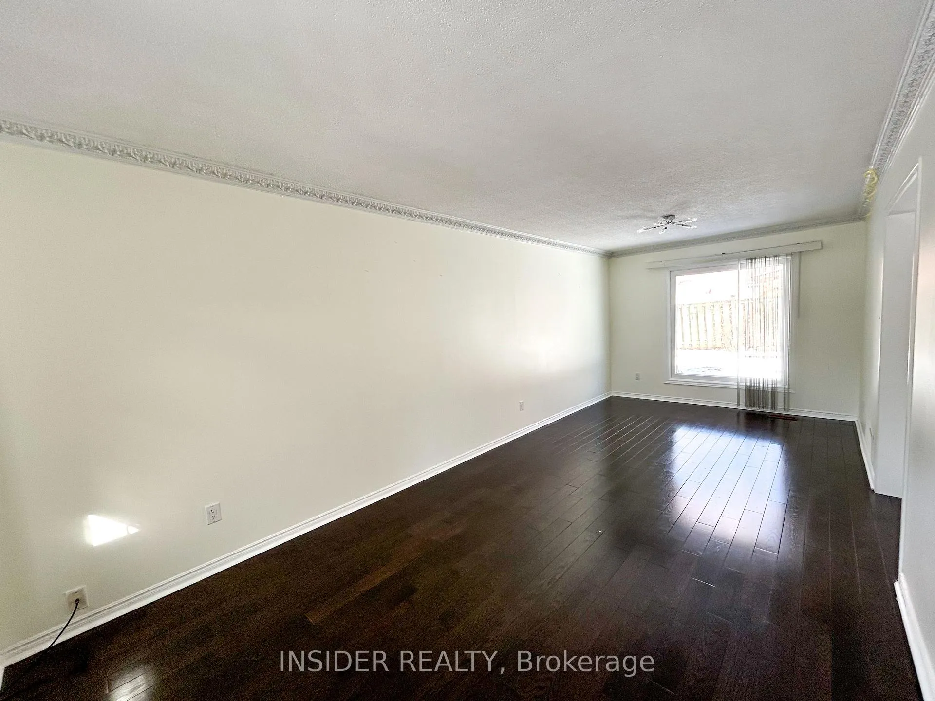 Photo 8 of 98 White Boulevard, Vaughan, Brownridge — HOMEH