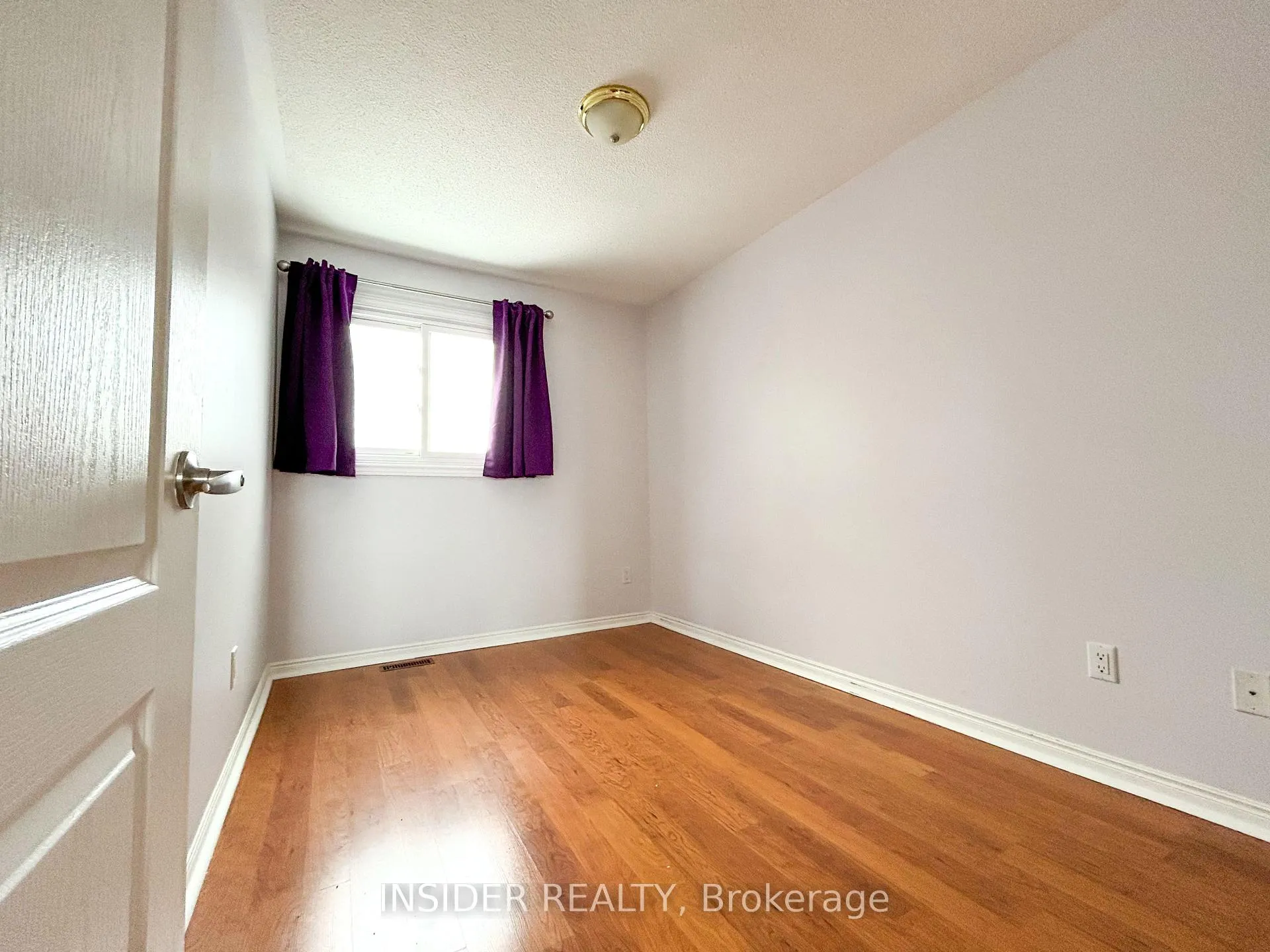 Photo 12 of 98 White Boulevard, Vaughan, Brownridge — HOMEH