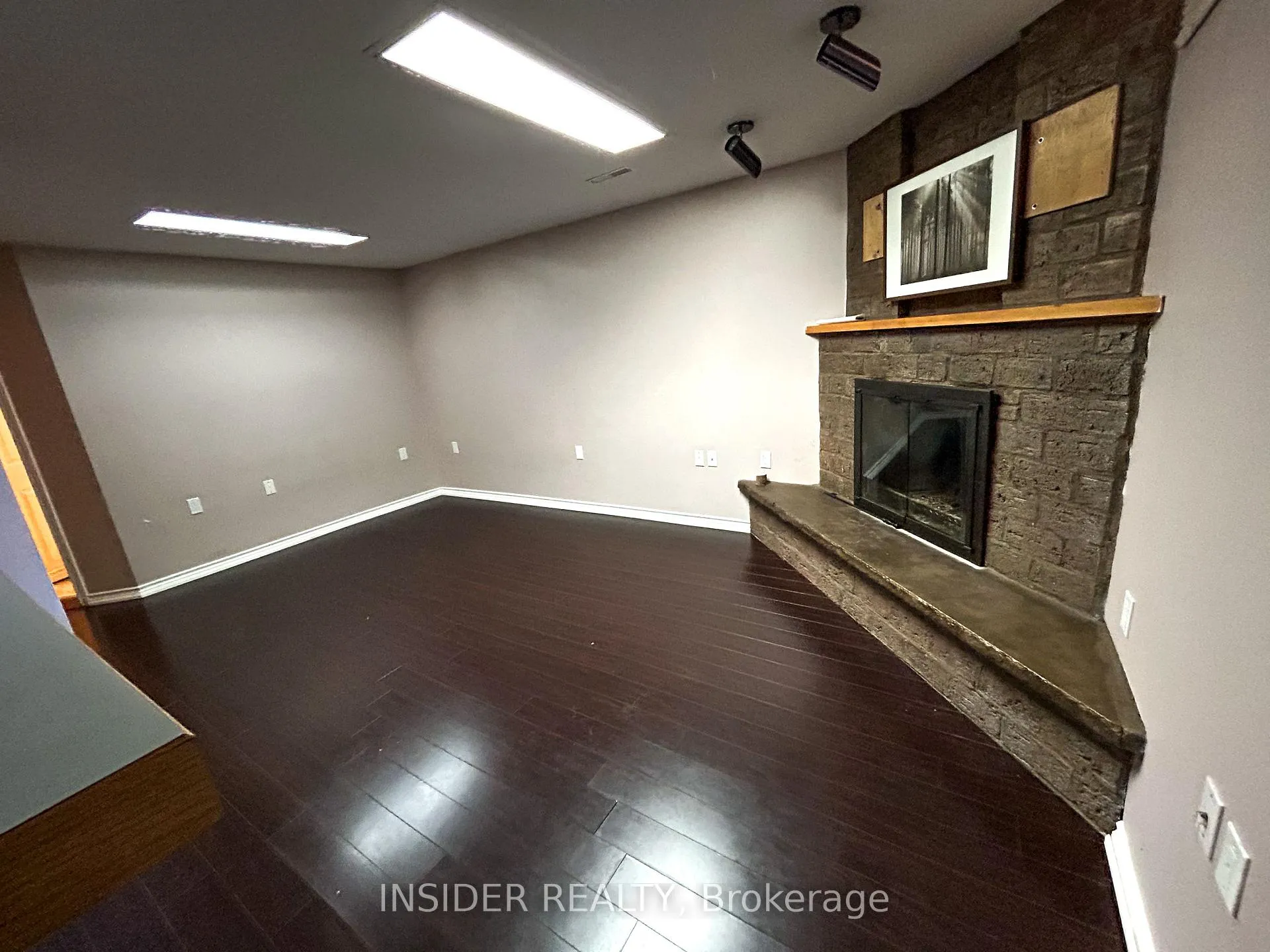 Photo 16 of 98 White Boulevard, Vaughan, Brownridge — HOMEH