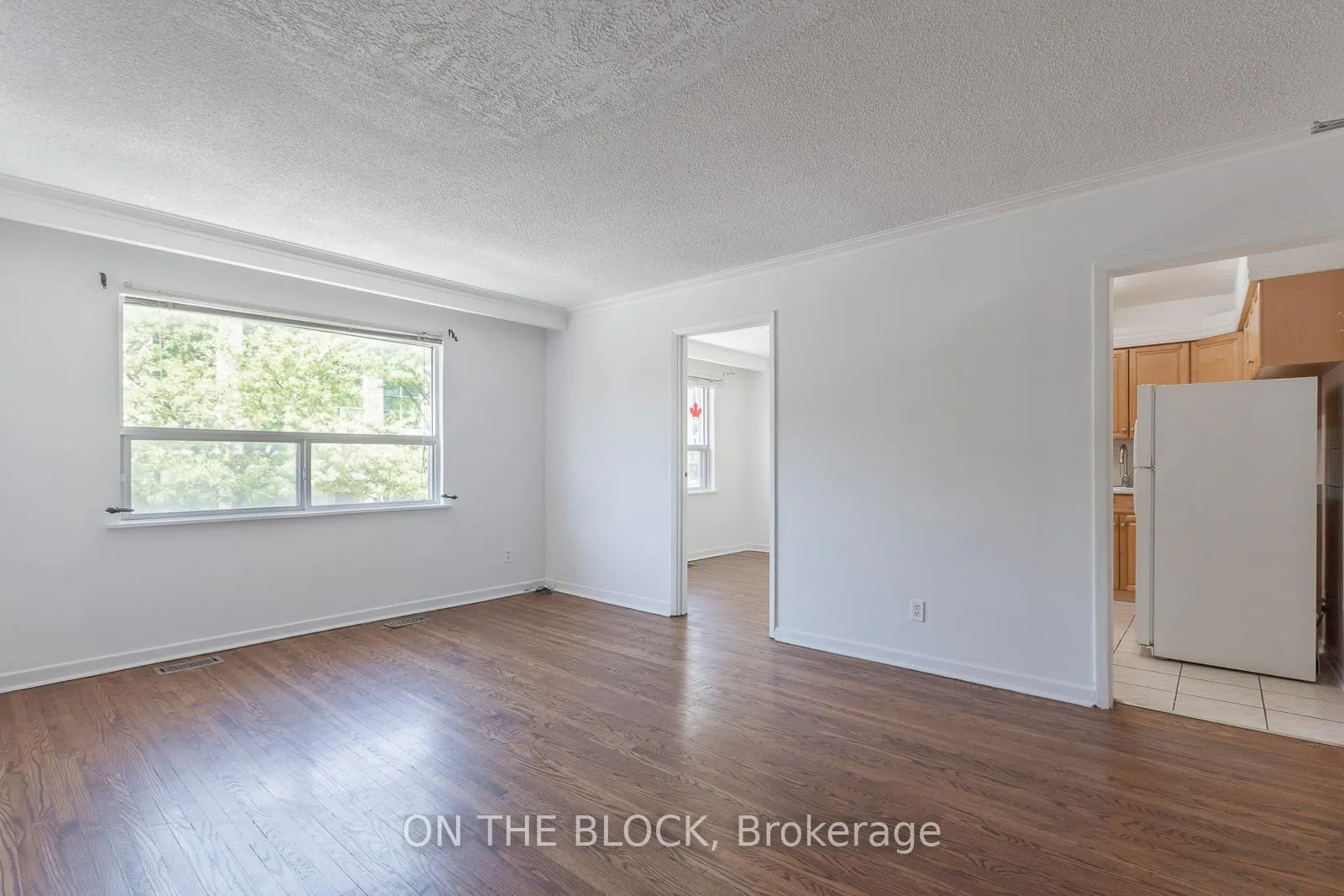 Photo 4 of Unit 2, 883 St Clair Avenue W, Toronto, Wychwood — HOMEH
