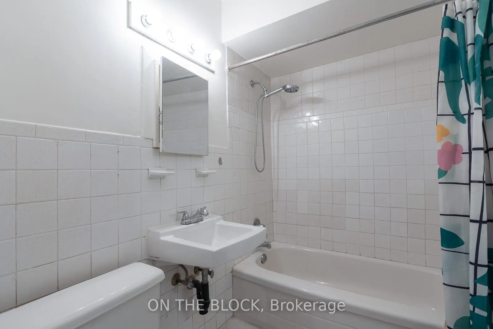 Photo 10 of Unit 2, 883 St Clair Avenue W, Toronto, Wychwood — HOMEH