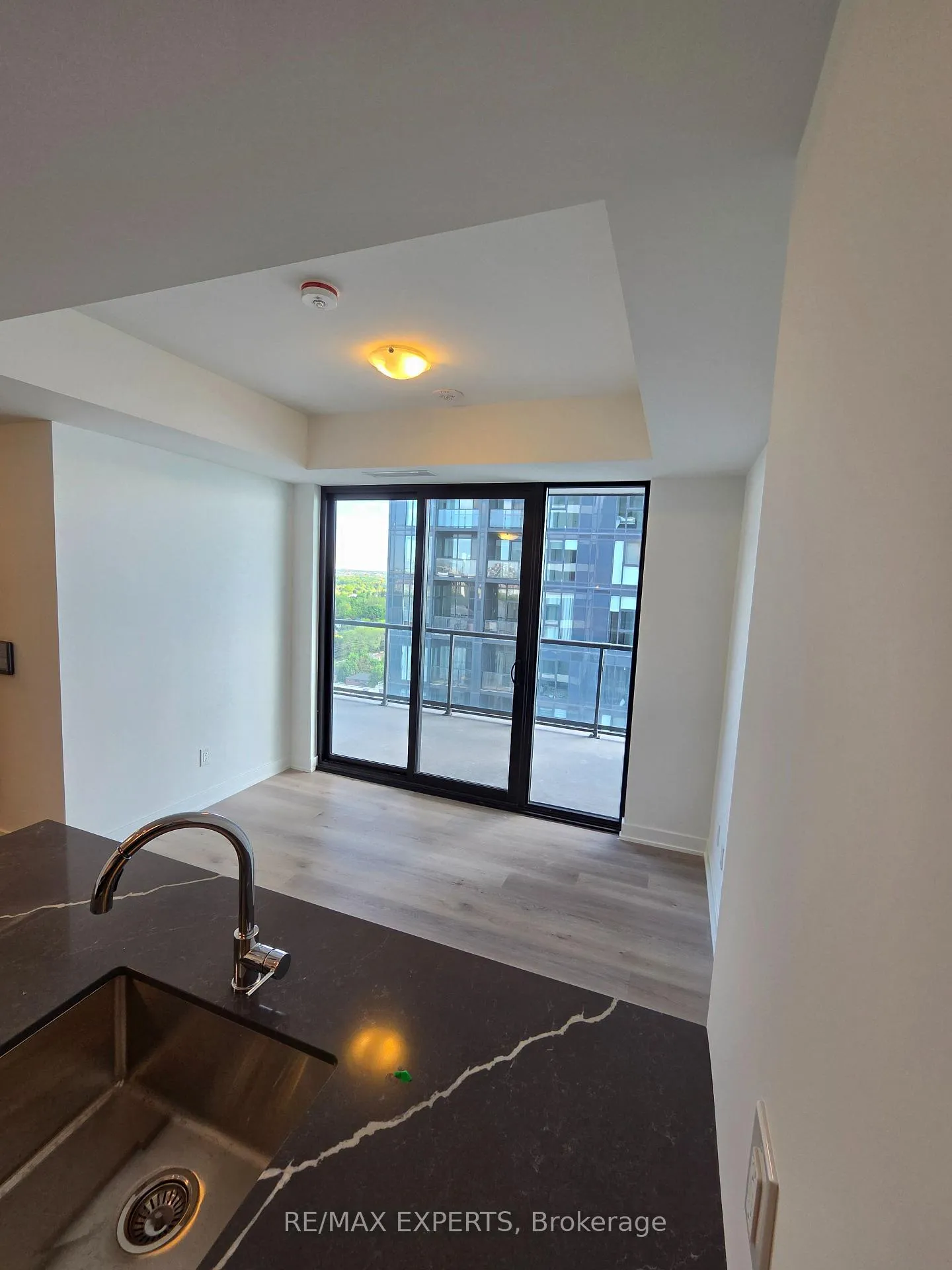 Photo 6 of Unit 1903, 2075 Lakeshore Road, Burlington, Brant — HOMEH