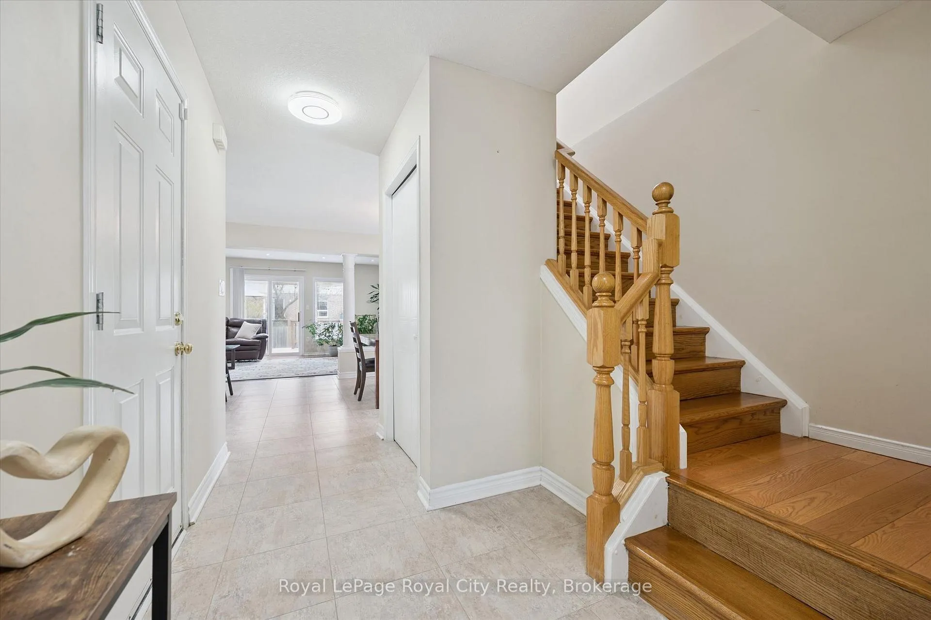 Photo 5 of 45 Darling Crescent, Guelph, Pineridge/Westminster Woods — HOMEH