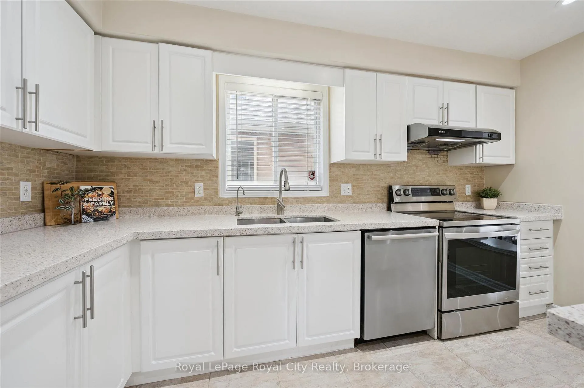 Photo 12 of 45 Darling Crescent, Guelph, Pineridge/Westminster Woods — HOMEH