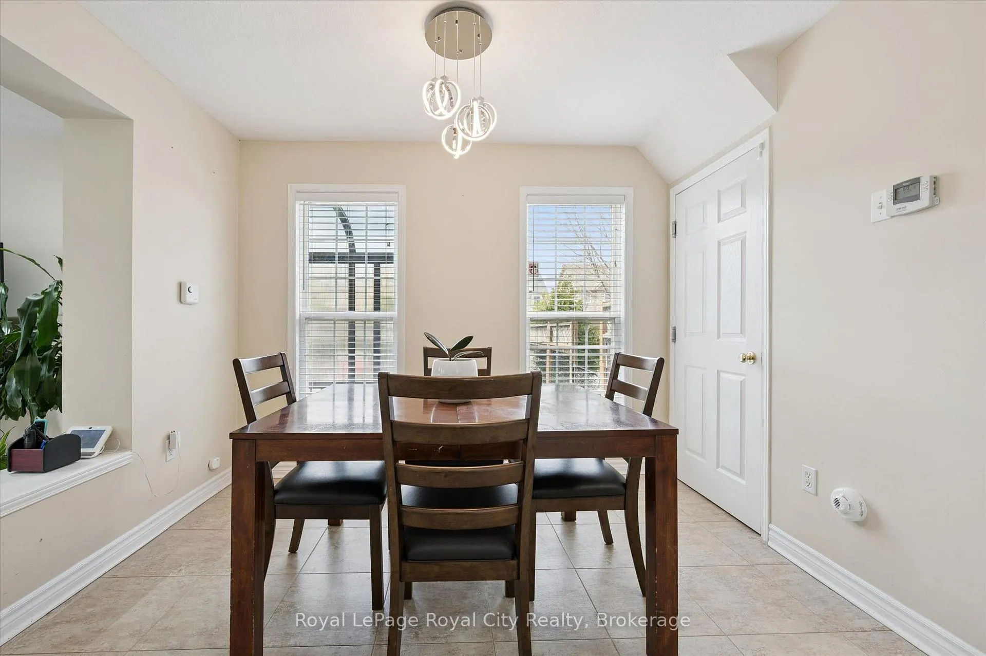 Photo 15 of 45 Darling Crescent, Guelph, Pineridge/Westminster Woods — HOMEH