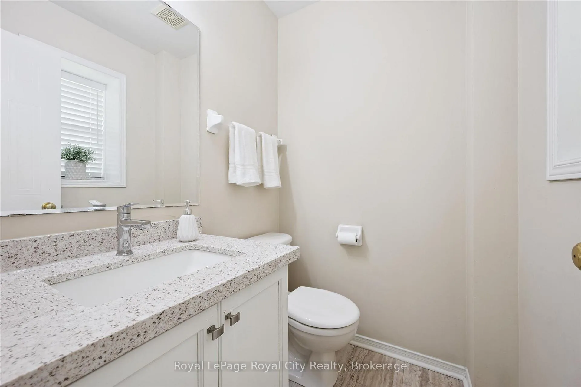 Photo 18 of 45 Darling Crescent, Guelph, Pineridge/Westminster Woods — HOMEH