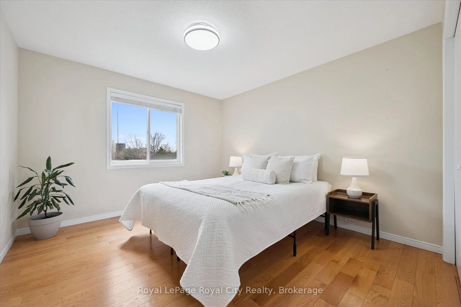 Photo 21 of 45 Darling Crescent, Guelph, Pineridge/Westminster Woods — HOMEH