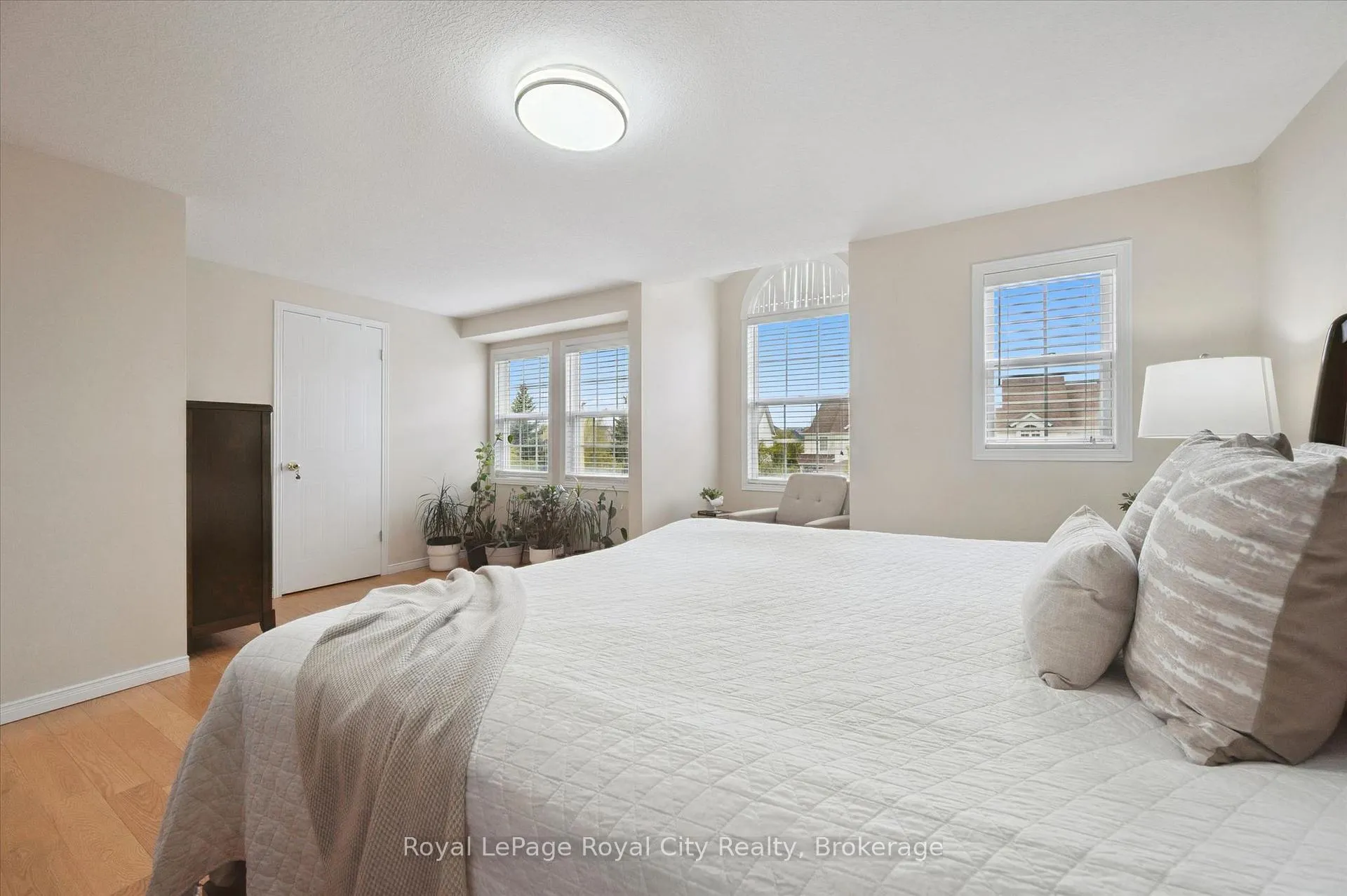 Photo 28 of 45 Darling Crescent, Guelph, Pineridge/Westminster Woods — HOMEH