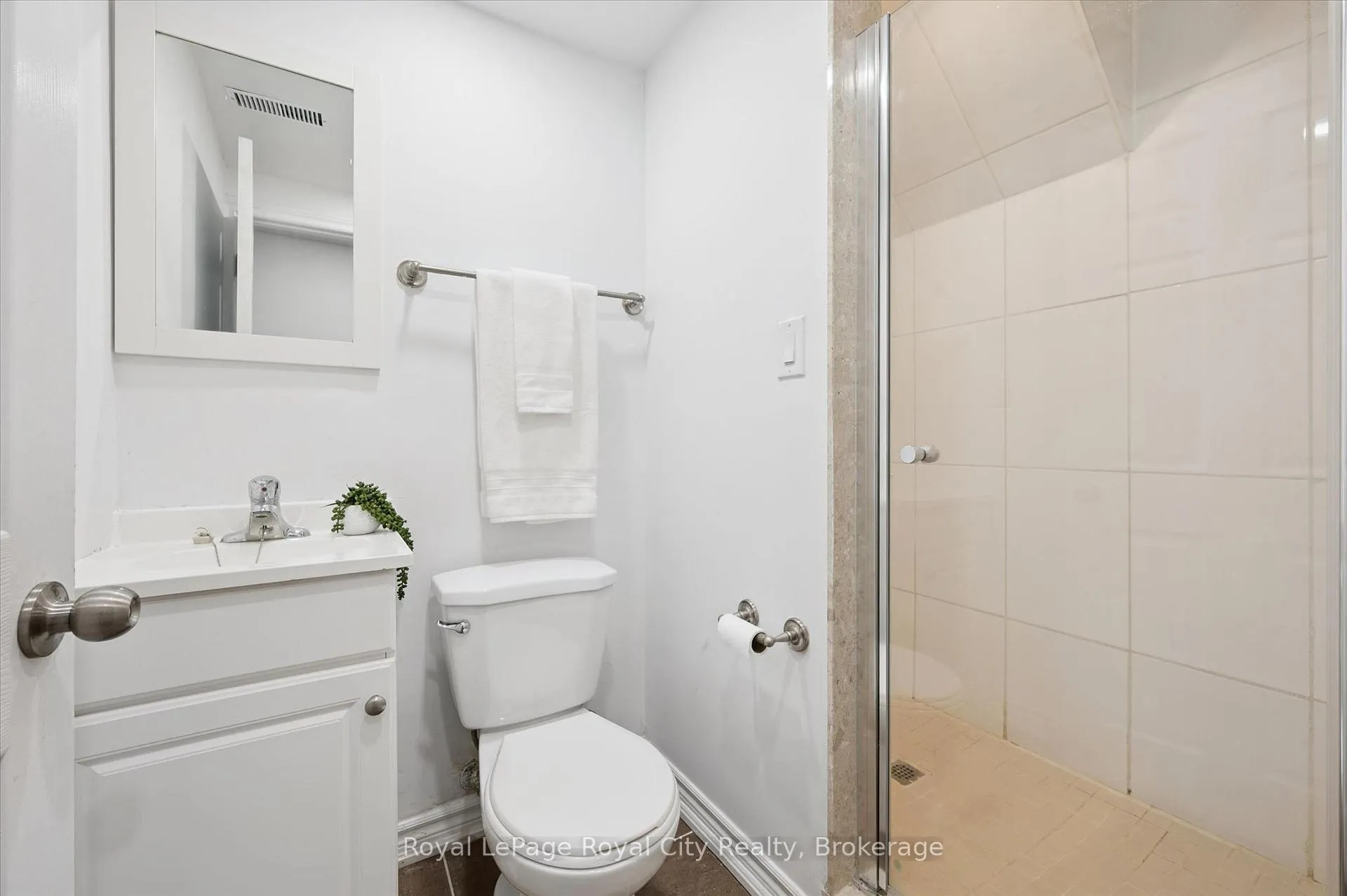 Photo 35 of 45 Darling Crescent, Guelph, Pineridge/Westminster Woods — HOMEH