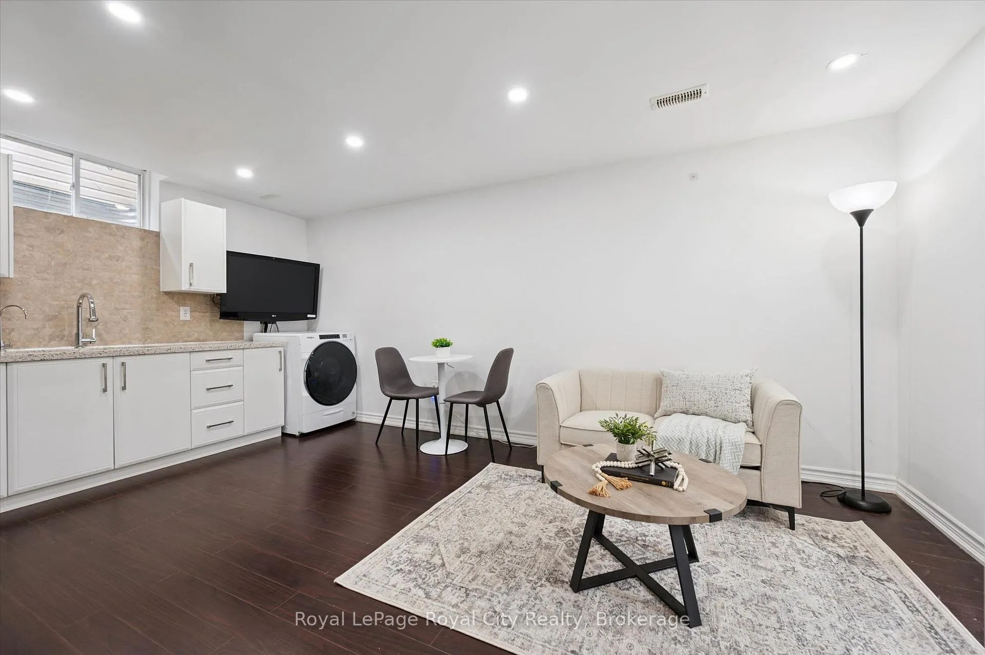 Photo 36 of 45 Darling Crescent, Guelph, Pineridge/Westminster Woods — HOMEH