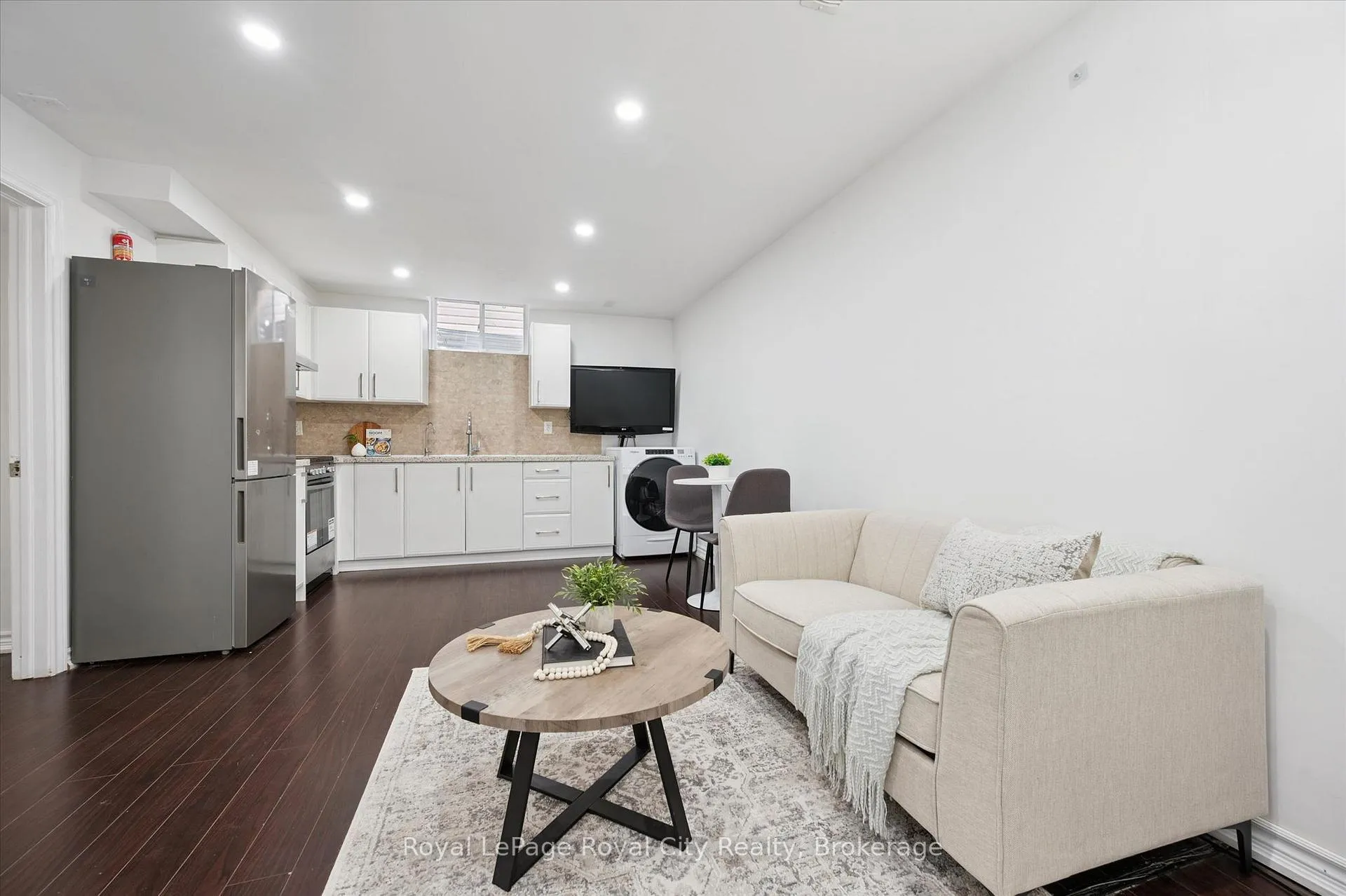 Photo 37 of 45 Darling Crescent, Guelph, Pineridge/Westminster Woods — HOMEH