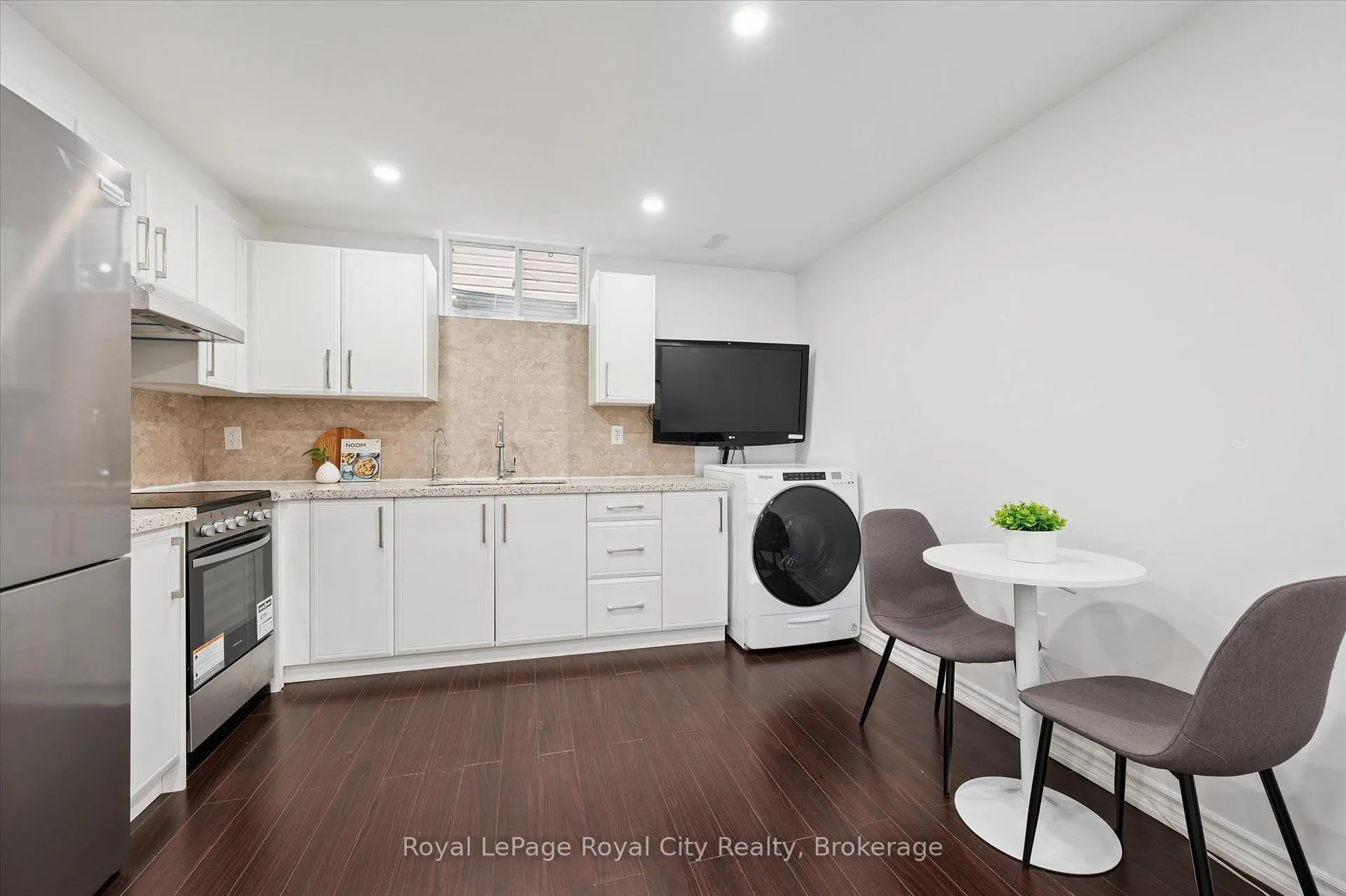 Photo 38 of 45 Darling Crescent, Guelph, Pineridge/Westminster Woods — HOMEH