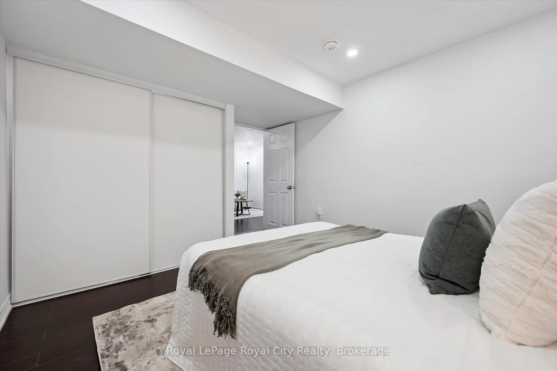 Photo 41 of 45 Darling Crescent, Guelph, Pineridge/Westminster Woods — HOMEH
