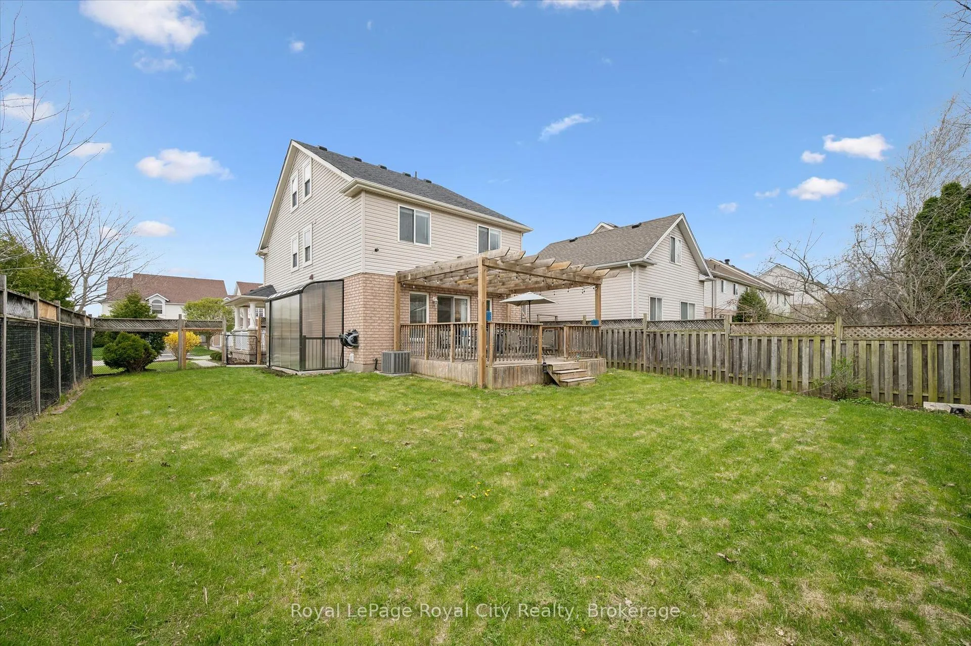 Photo 44 of 45 Darling Crescent, Guelph, Pineridge/Westminster Woods — HOMEH