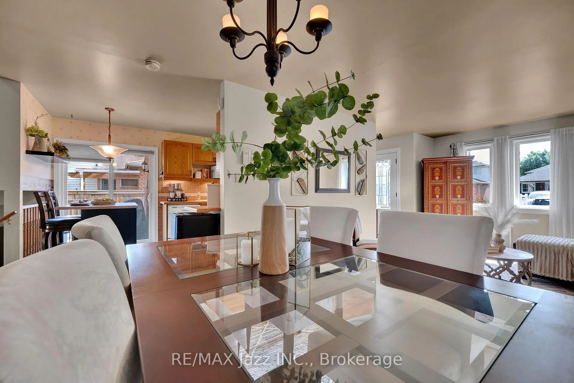 Photo 11 of 82 Mcmann Crescent, Clarington, Courtice — HOMEH