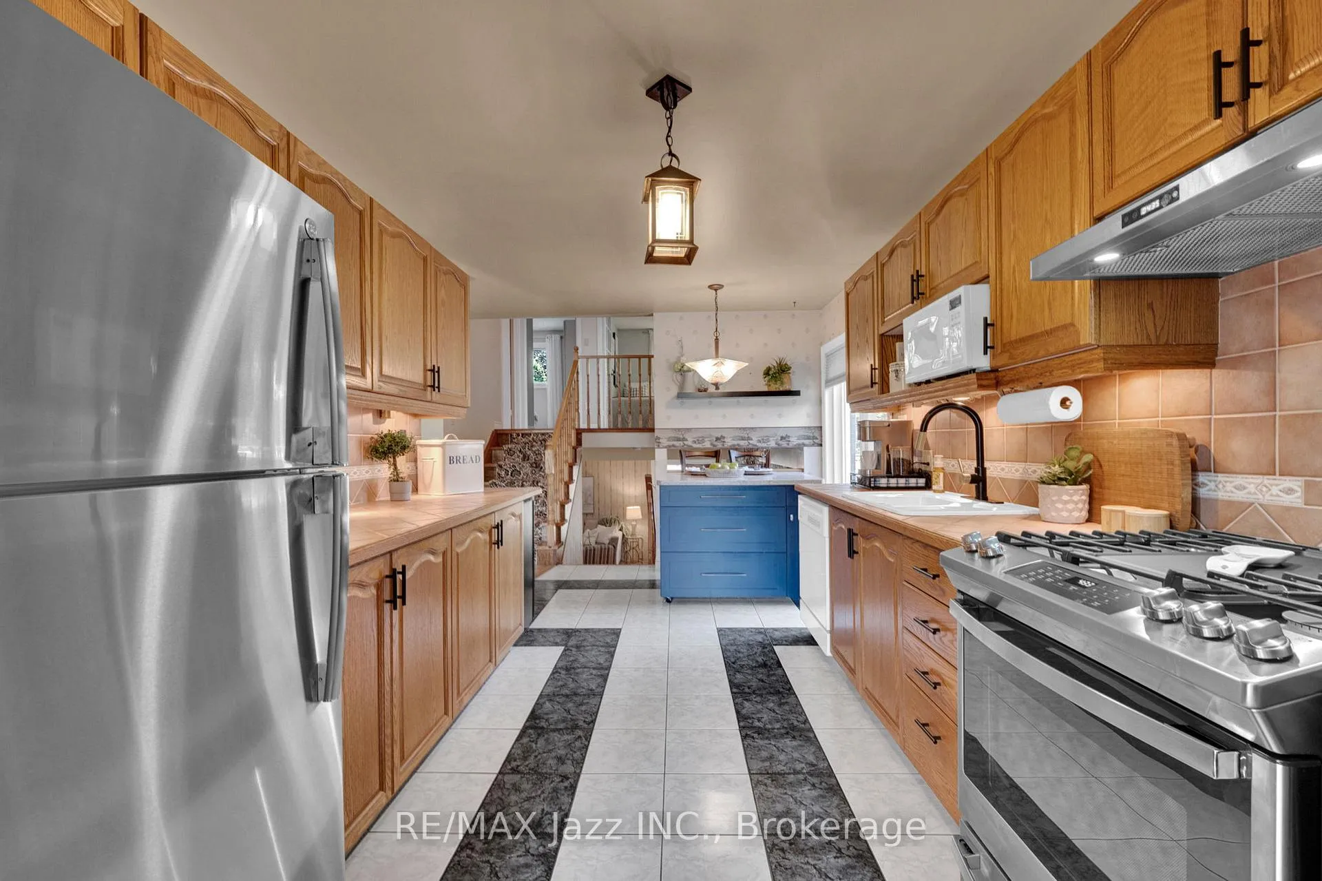 Photo 14 of 82 Mcmann Crescent, Clarington, Courtice — HOMEH