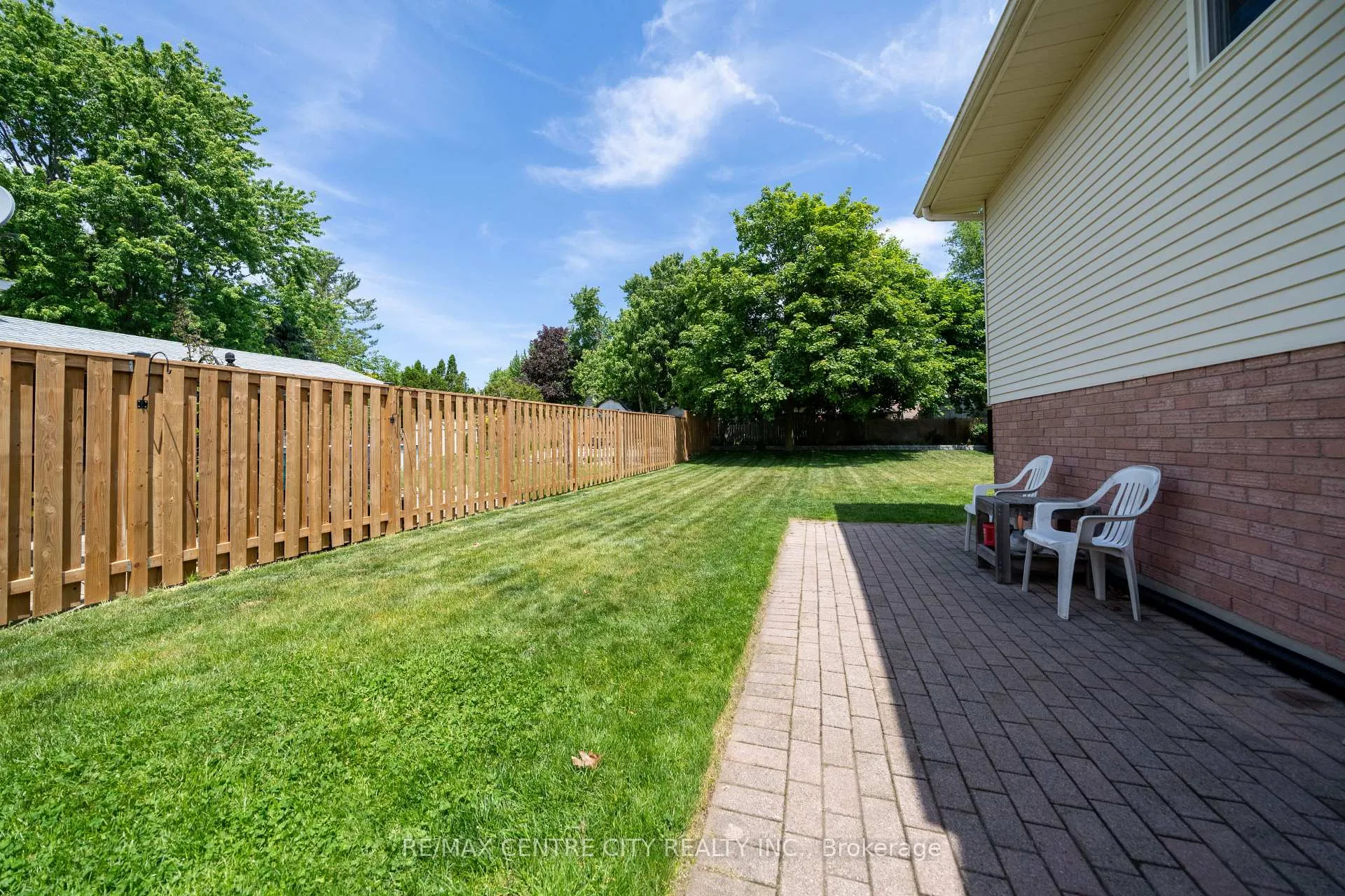 Photo 5 of 25 Pearson Avenue, Strathroy-Caradoc, SW — HOMEH