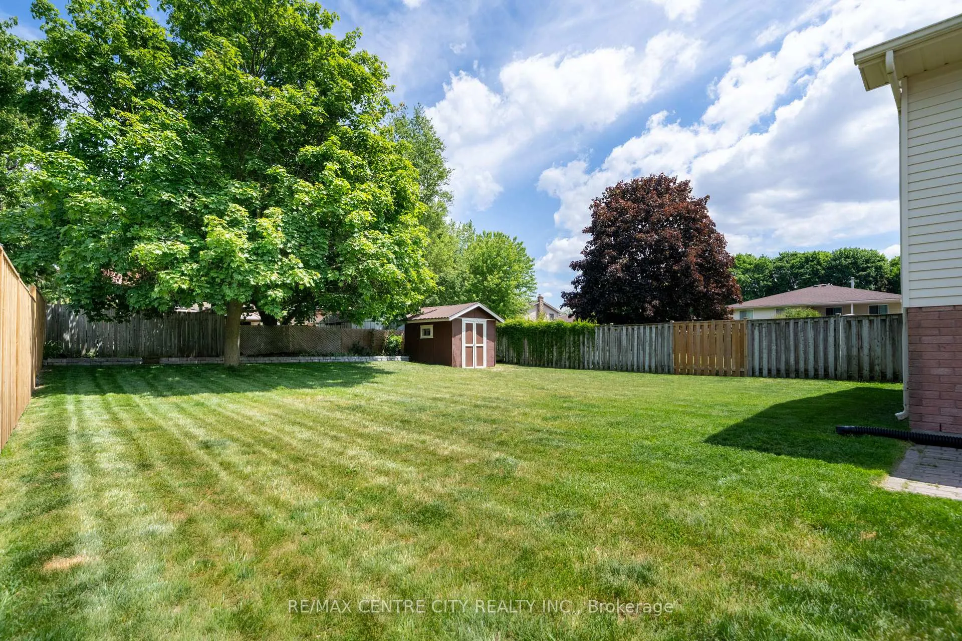 Photo 6 of 25 Pearson Avenue, Strathroy-Caradoc, SW — HOMEH