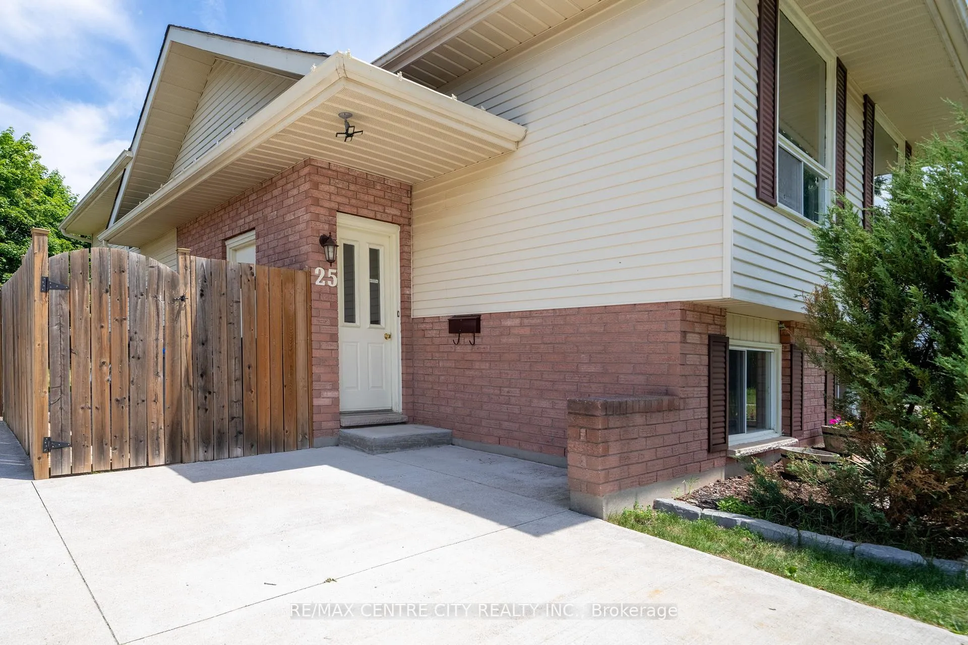 Photo 13 of 25 Pearson Avenue, Strathroy-Caradoc, SW — HOMEH