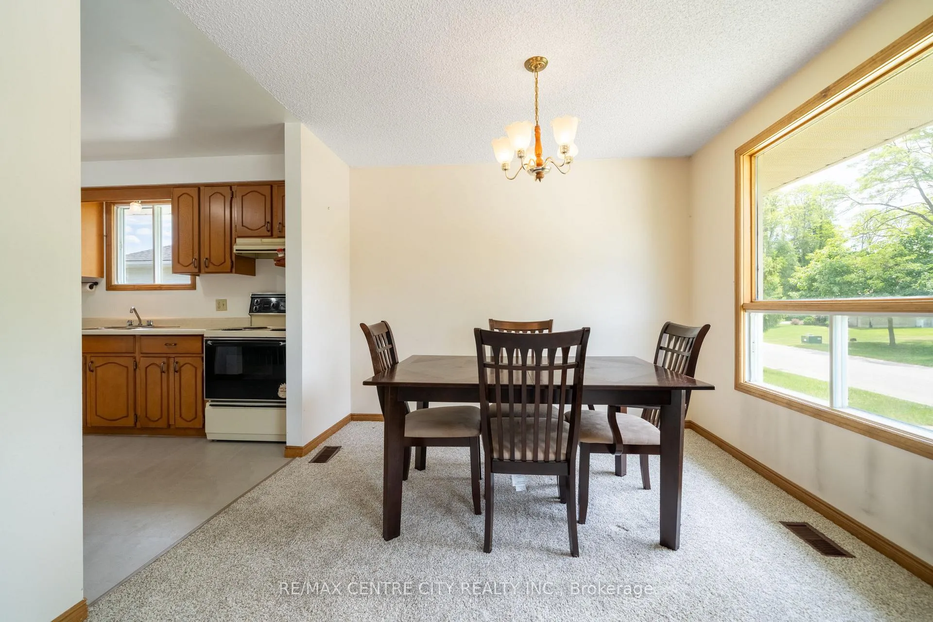 Photo 20 of 25 Pearson Avenue, Strathroy-Caradoc, SW — HOMEH