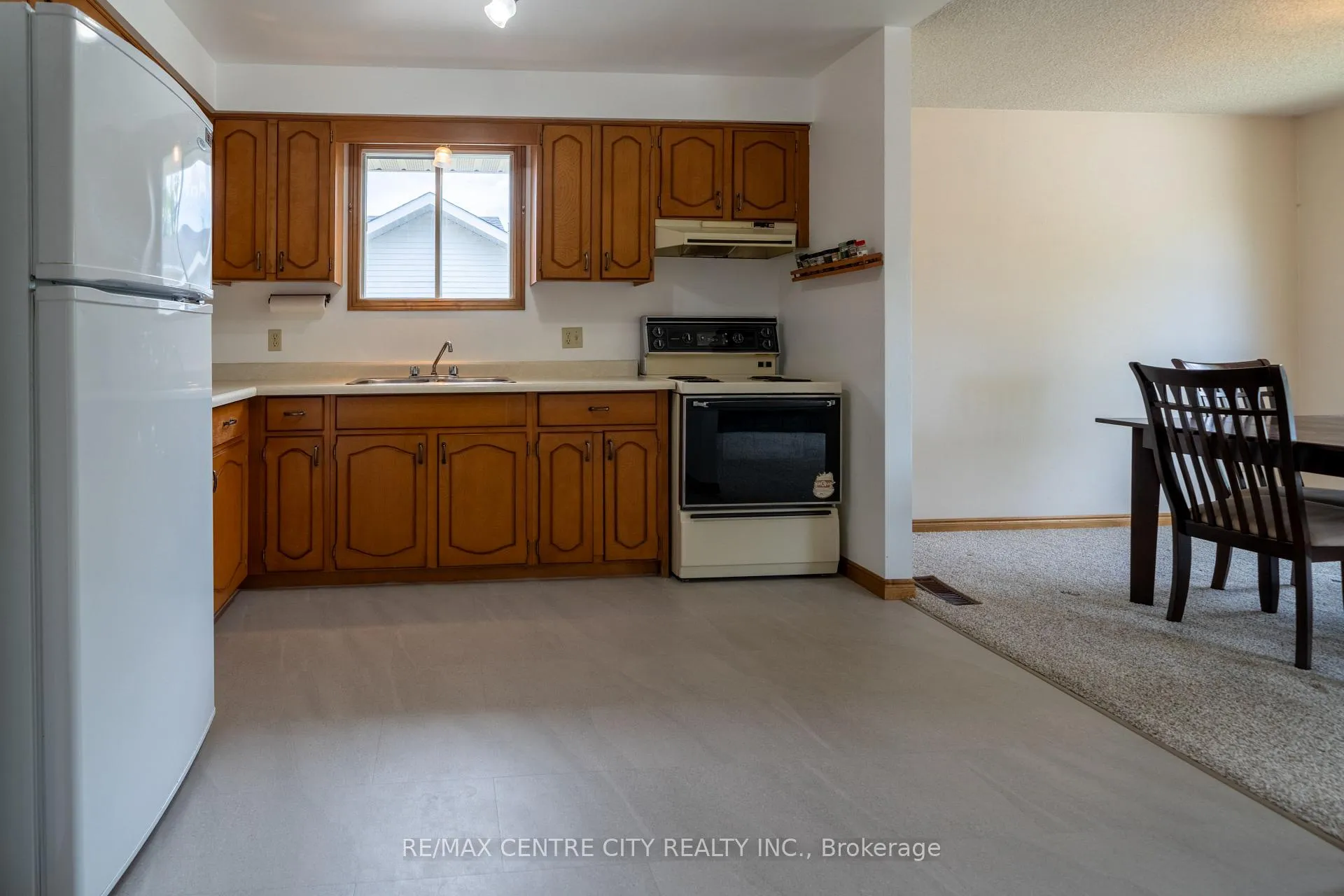 Photo 21 of 25 Pearson Avenue, Strathroy-Caradoc, SW — HOMEH