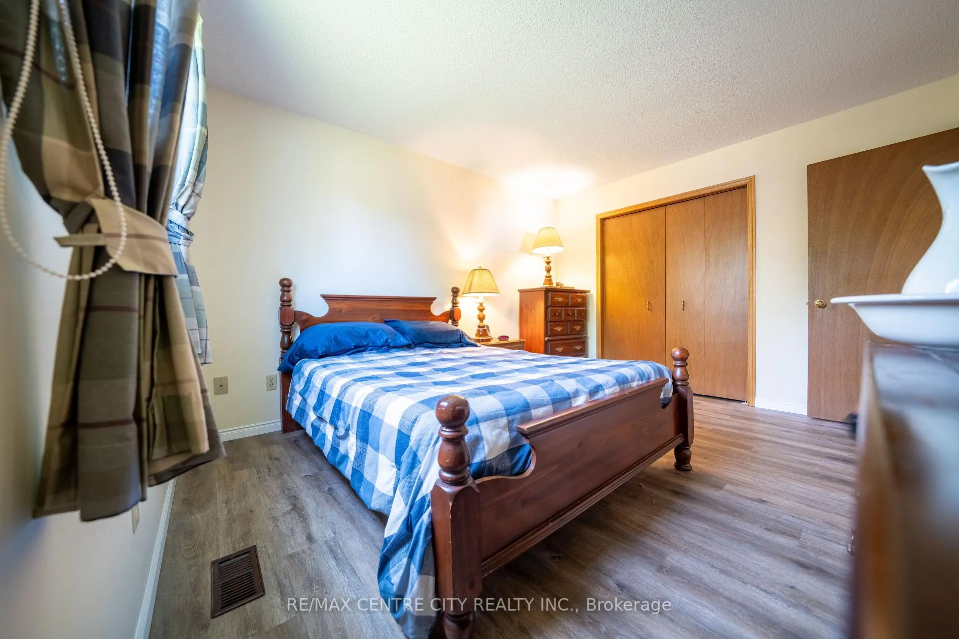 Photo 25 of 25 Pearson Avenue, Strathroy-Caradoc, SW — HOMEH