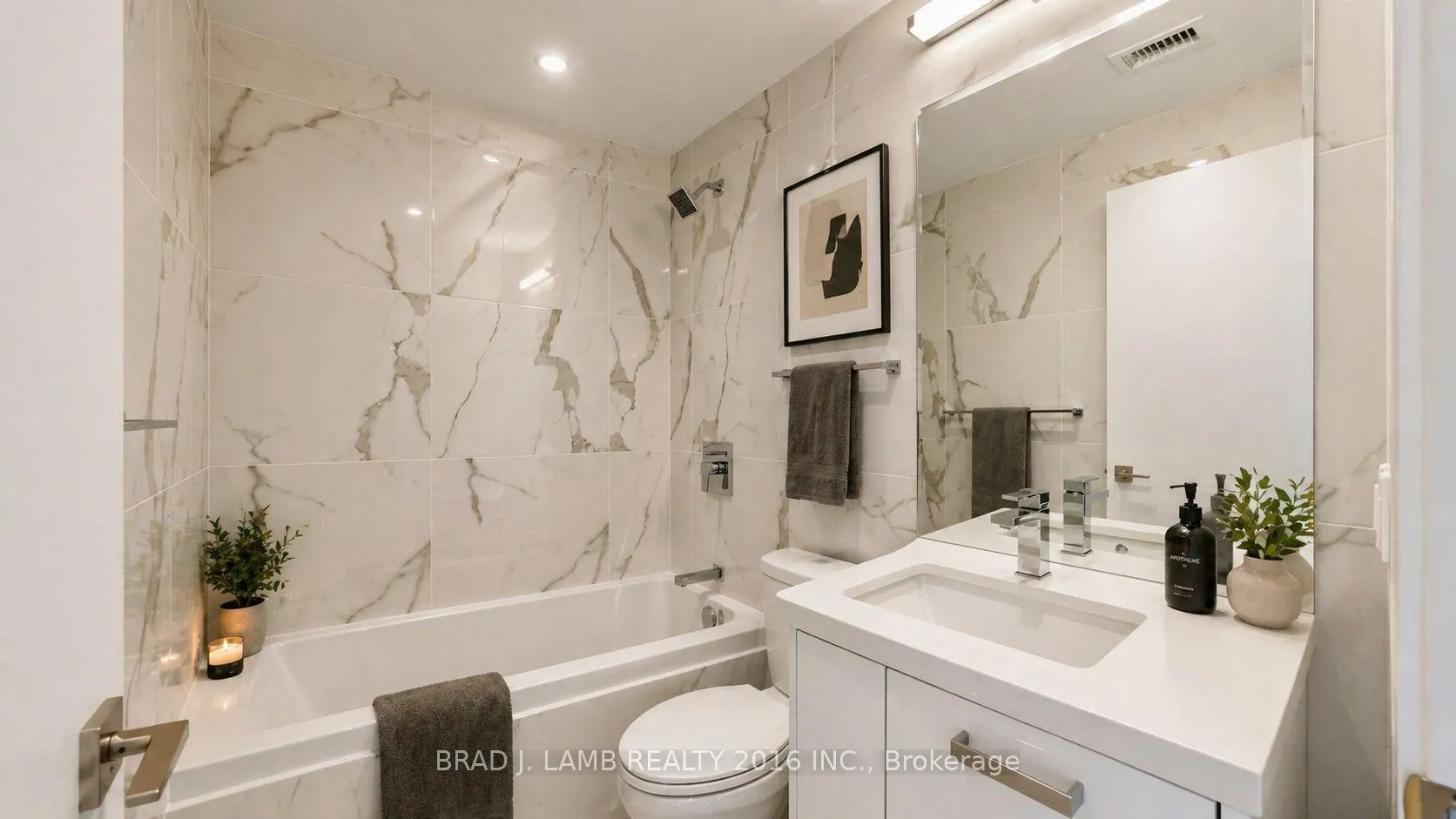 Photo 4 of Unit 2007, 284 King Street E, Toronto, Moss Park — HOMEH
