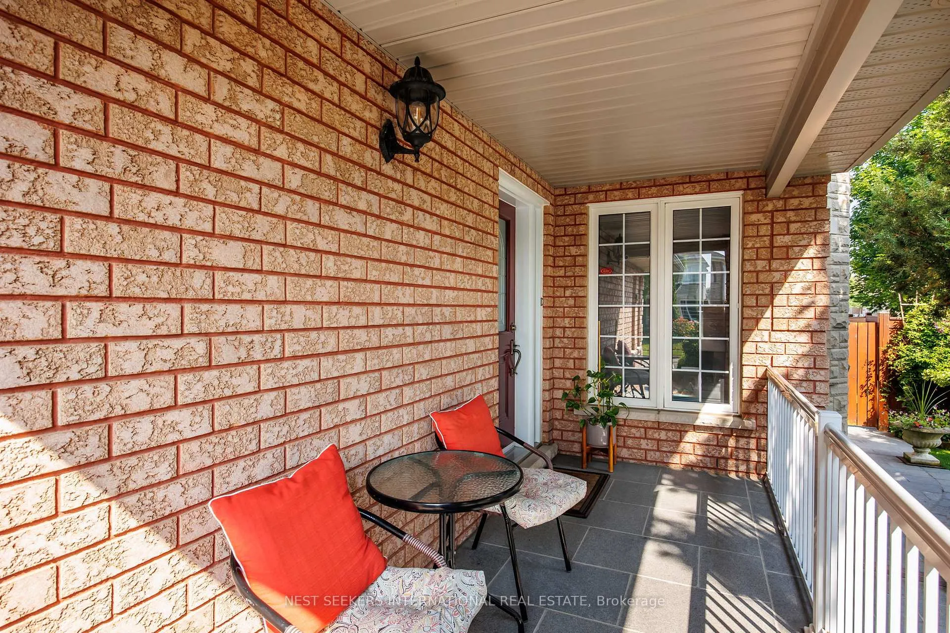 Photo 2 of 422 Fernforest Drive, Brampton, Sandringham-Wellington — HOMEH