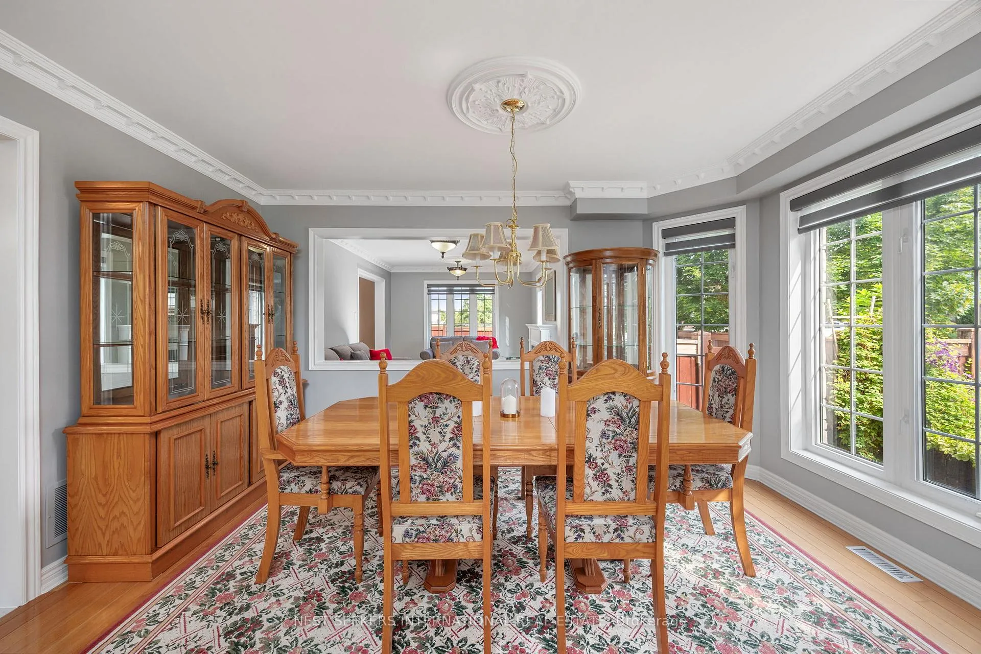 Photo 5 of 422 Fernforest Drive, Brampton, Sandringham-Wellington — HOMEH