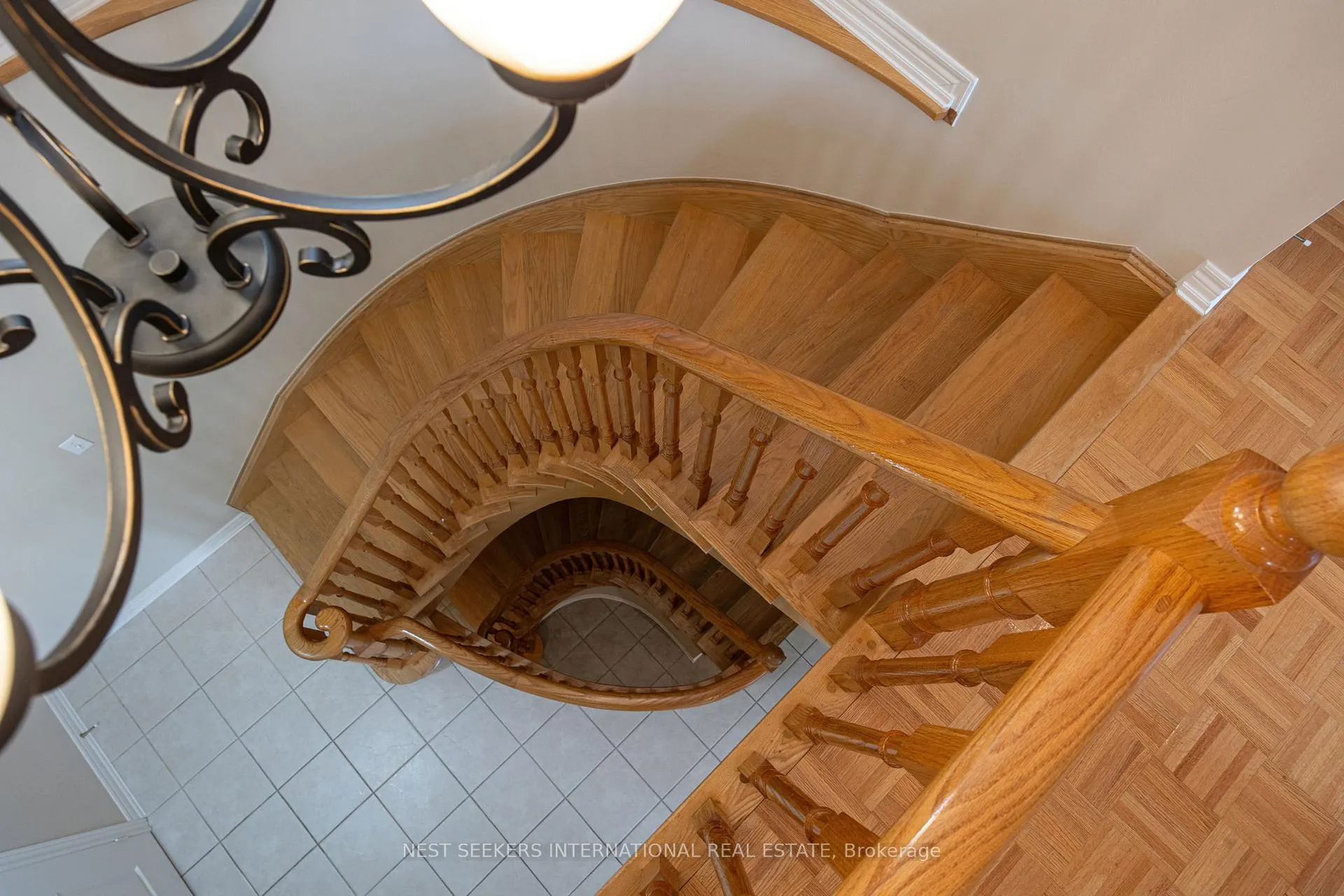 Photo 16 of 422 Fernforest Drive, Brampton, Sandringham-Wellington — HOMEH