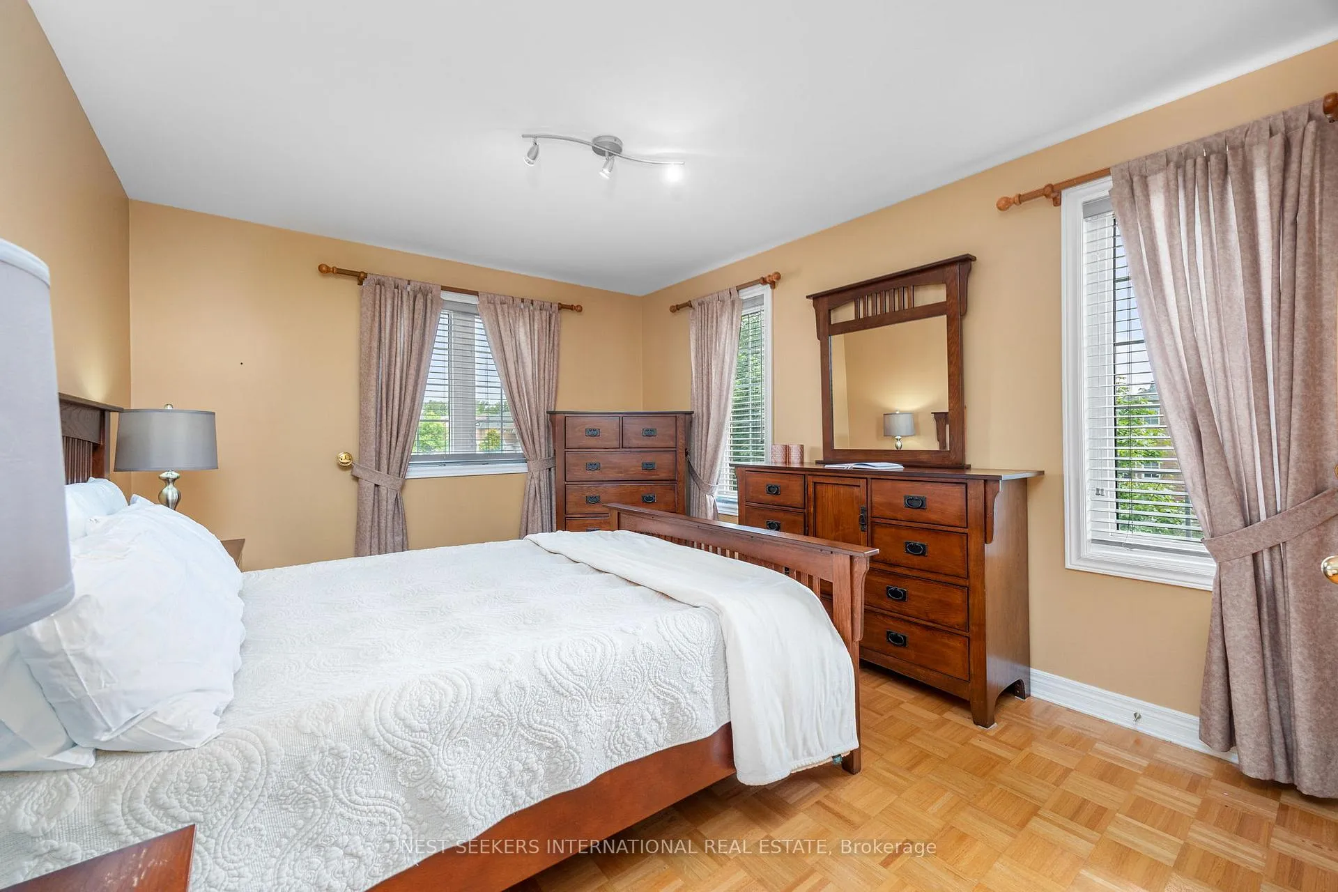 Photo 21 of 422 Fernforest Drive, Brampton, Sandringham-Wellington — HOMEH