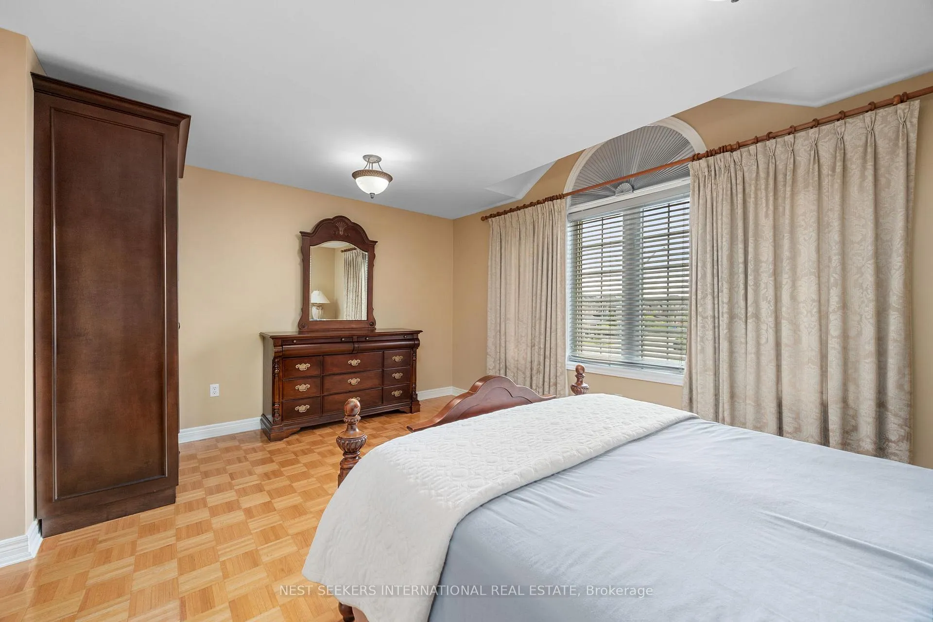 Photo 29 of 422 Fernforest Drive, Brampton, Sandringham-Wellington — HOMEH