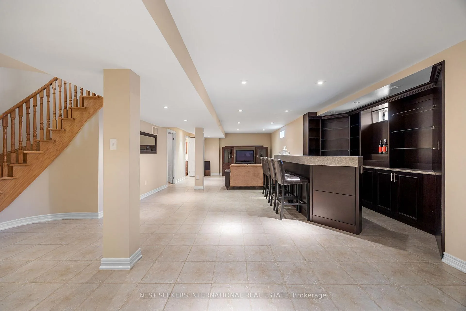 Photo 32 of 422 Fernforest Drive, Brampton, Sandringham-Wellington — HOMEH