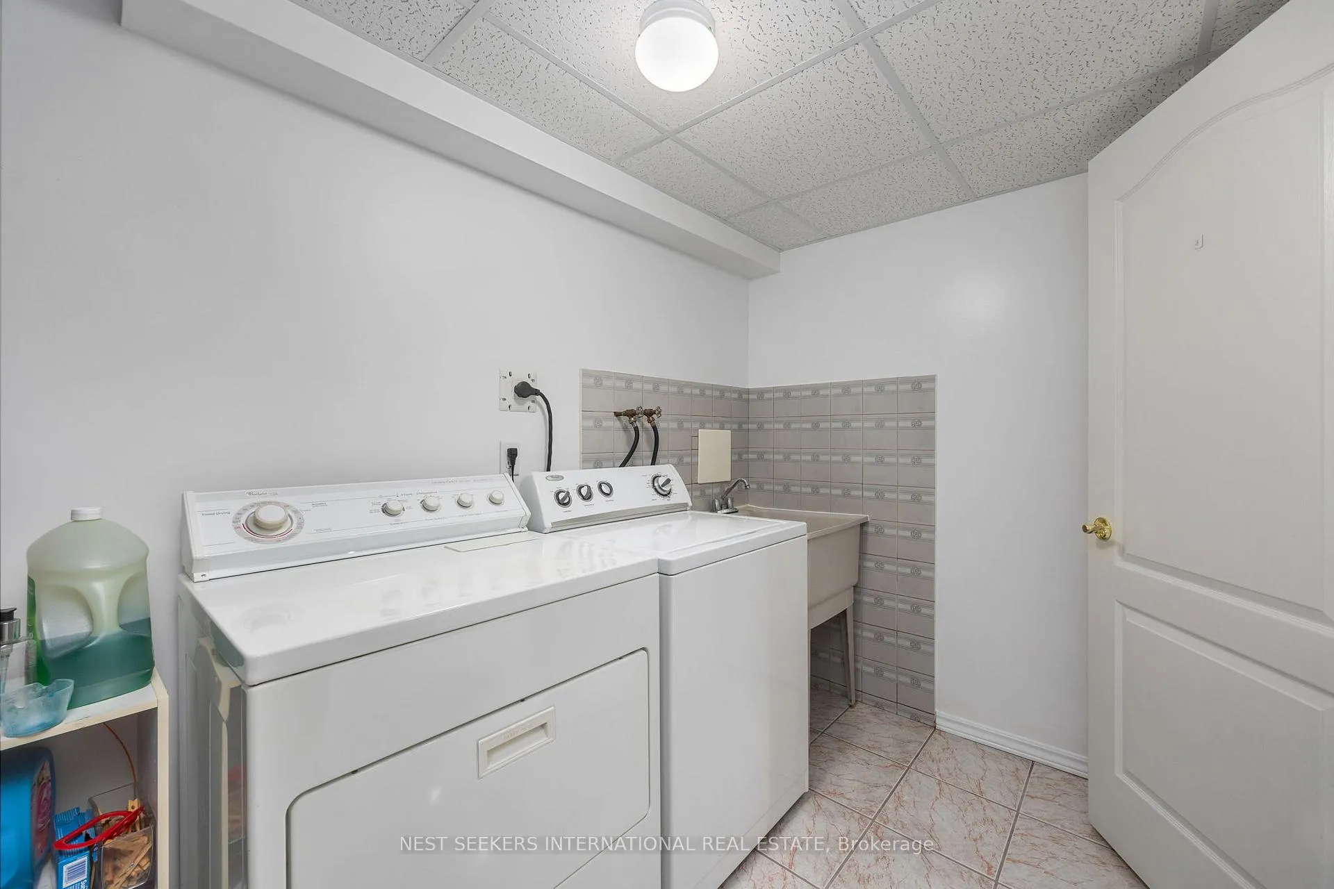 Photo 37 of 422 Fernforest Drive, Brampton, Sandringham-Wellington — HOMEH