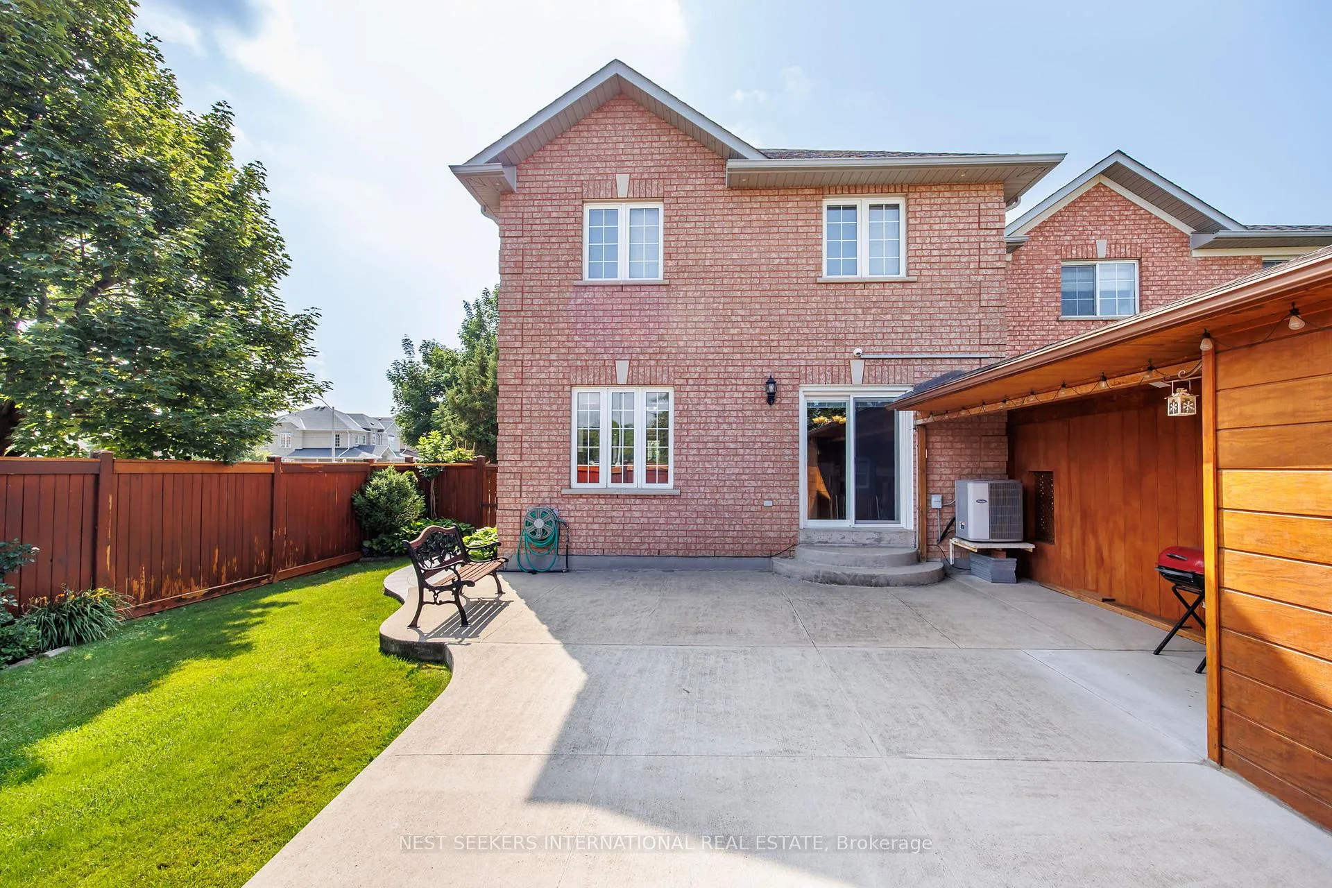 Photo 39 of 422 Fernforest Drive, Brampton, Sandringham-Wellington — HOMEH
