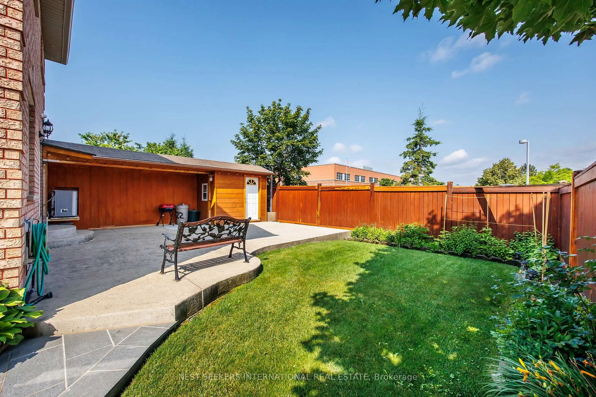 Photo 41 of 422 Fernforest Drive, Brampton, Sandringham-Wellington — HOMEH