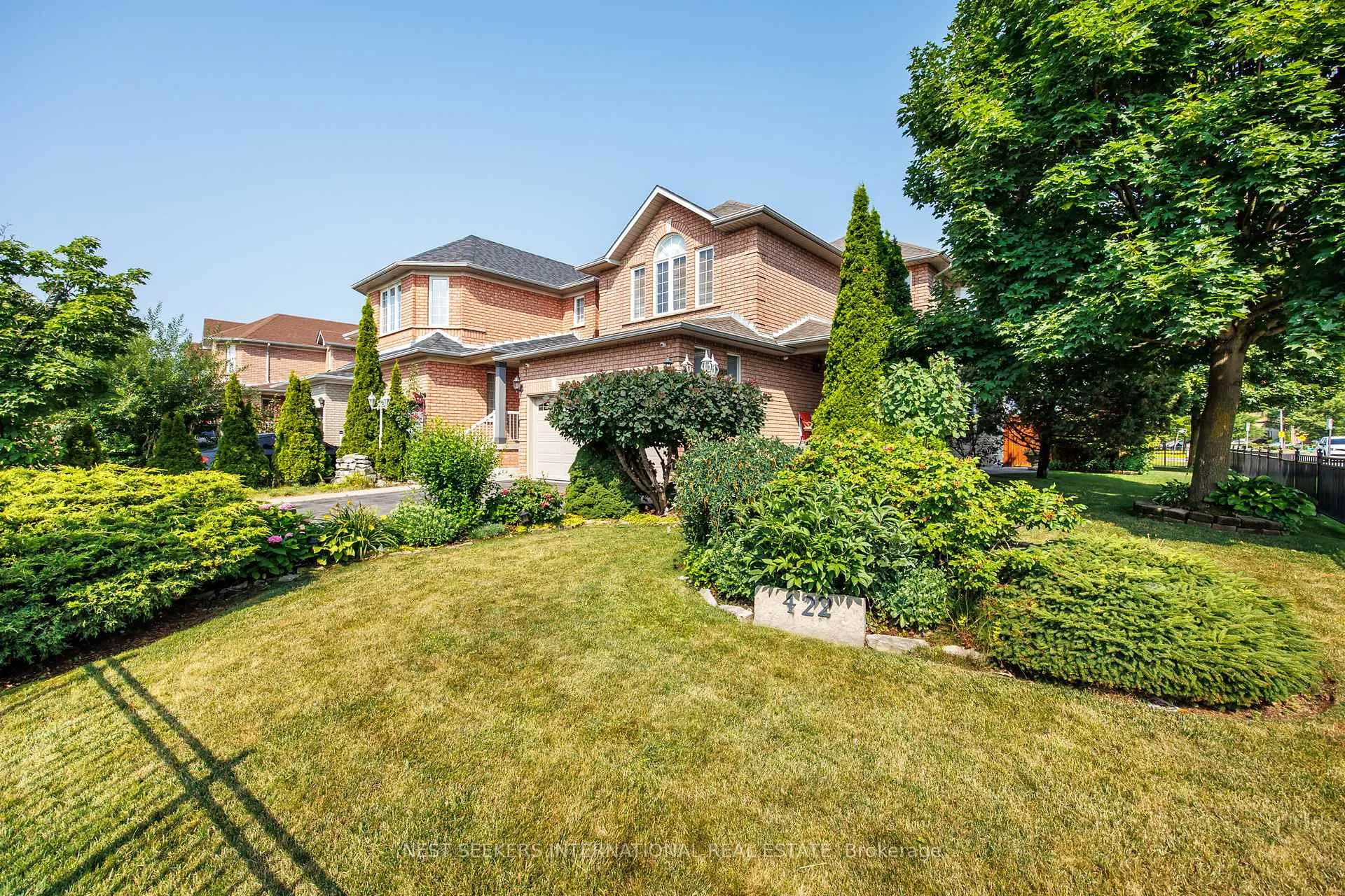 Photo 42 of 422 Fernforest Drive, Brampton, Sandringham-Wellington — HOMEH
