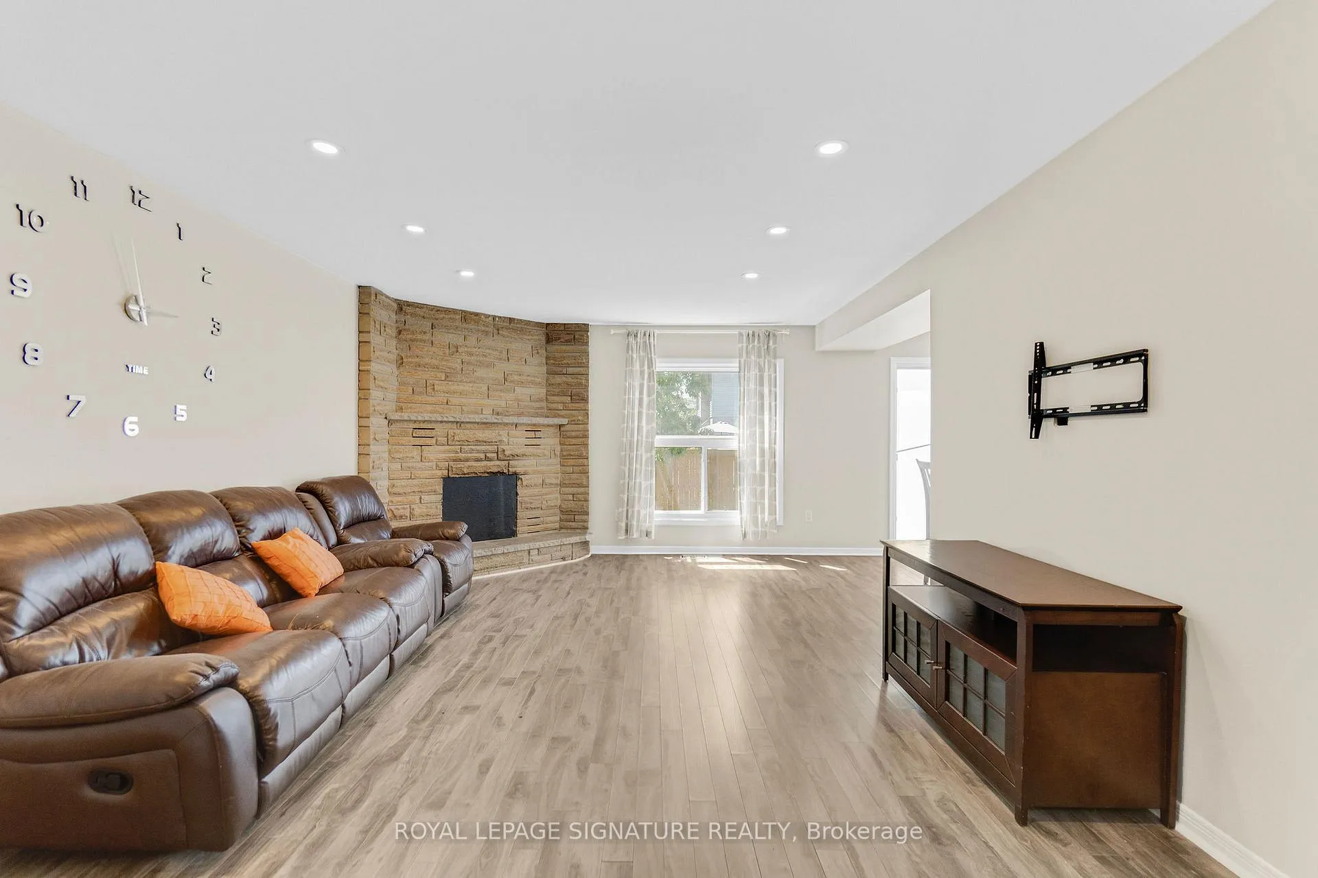 Photo 8 of 42 Baxter Crescent, Thorold, Confederation Heights — HOMEH