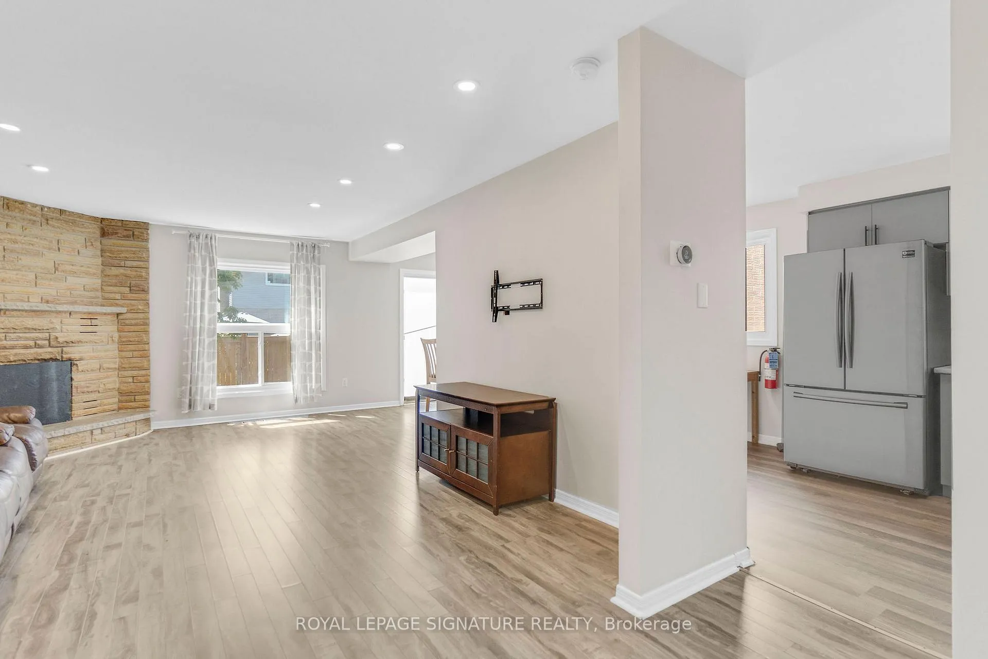 Photo 9 of 42 Baxter Crescent, Thorold, Confederation Heights — HOMEH