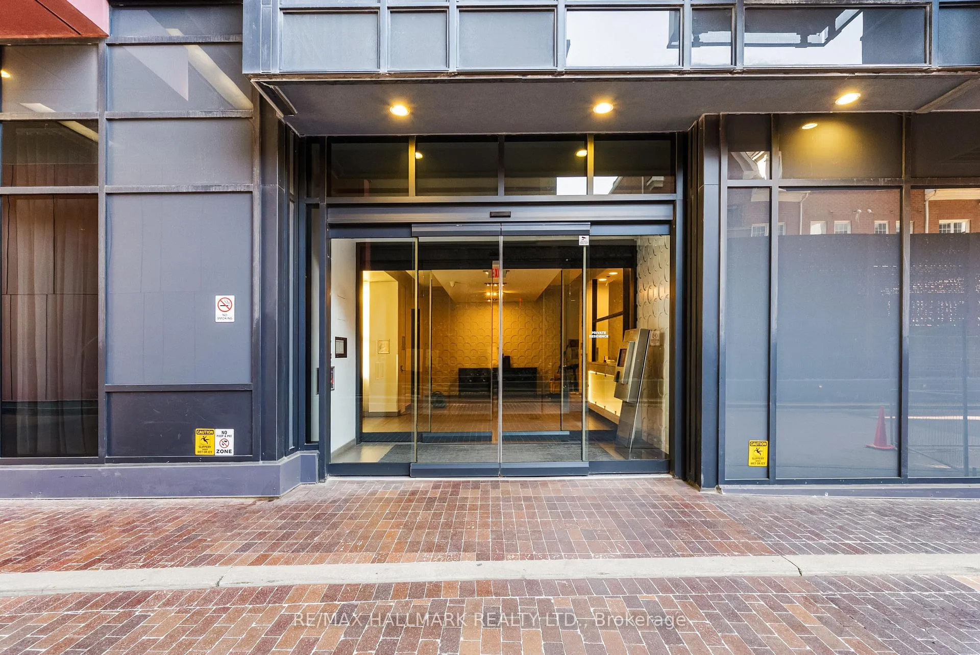 Photo 3 of Unit 1105, 560 Front Street W, Toronto, Waterfront Communities — HOMEH
