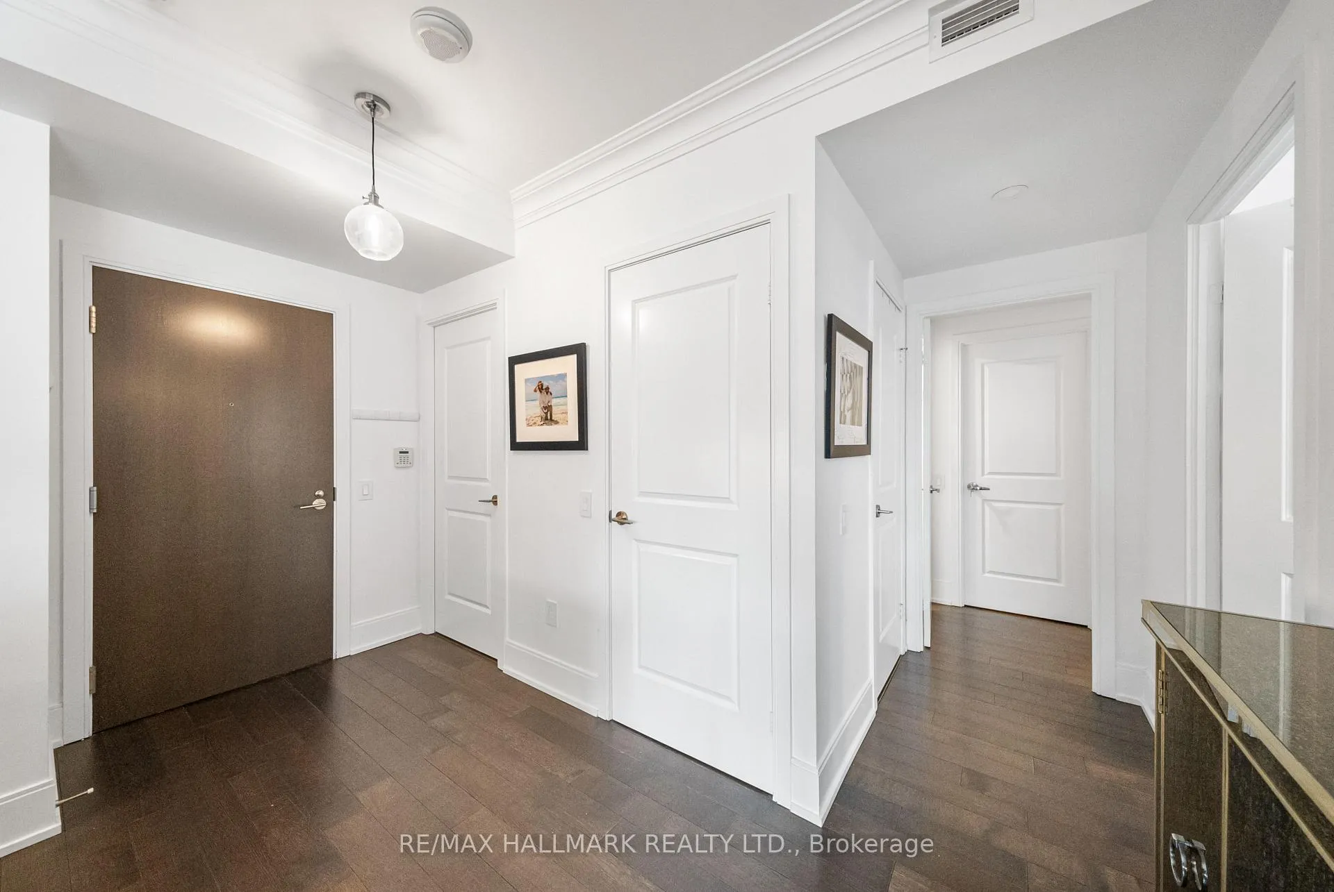 Photo 4 of Unit 1105, 560 Front Street W, Toronto, Waterfront Communities — HOMEH