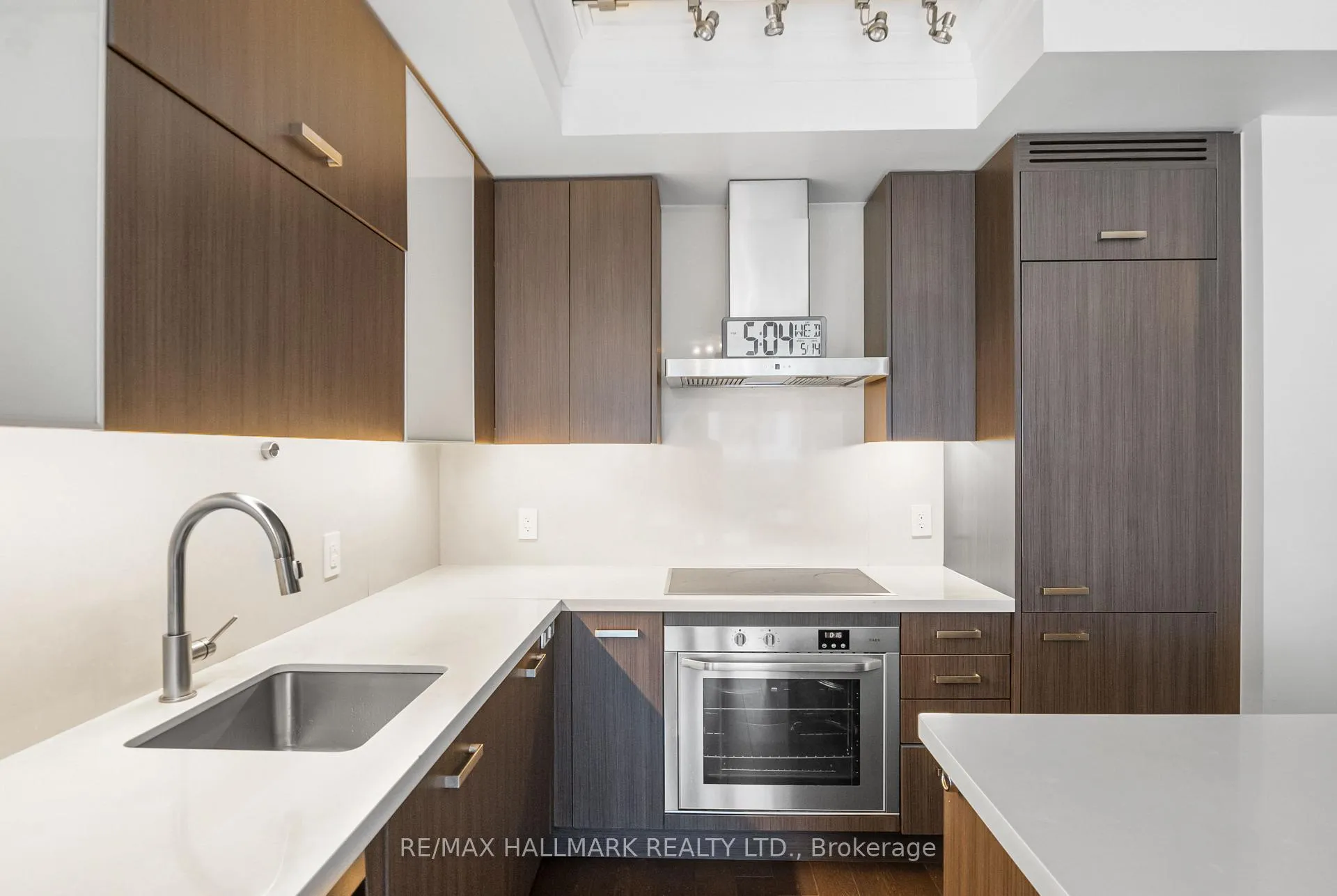 Photo 14 of Unit 1105, 560 Front Street W, Toronto, Waterfront Communities — HOMEH