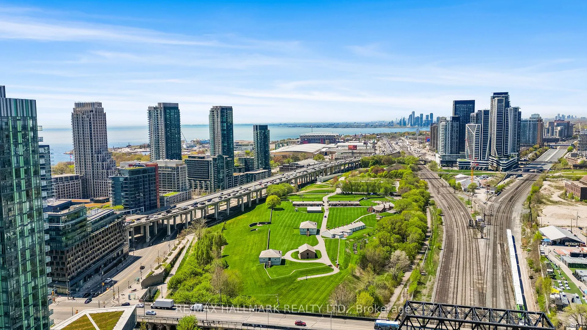 Photo 39 of Unit 1105, 560 Front Street W, Toronto, Waterfront Communities — HOMEH