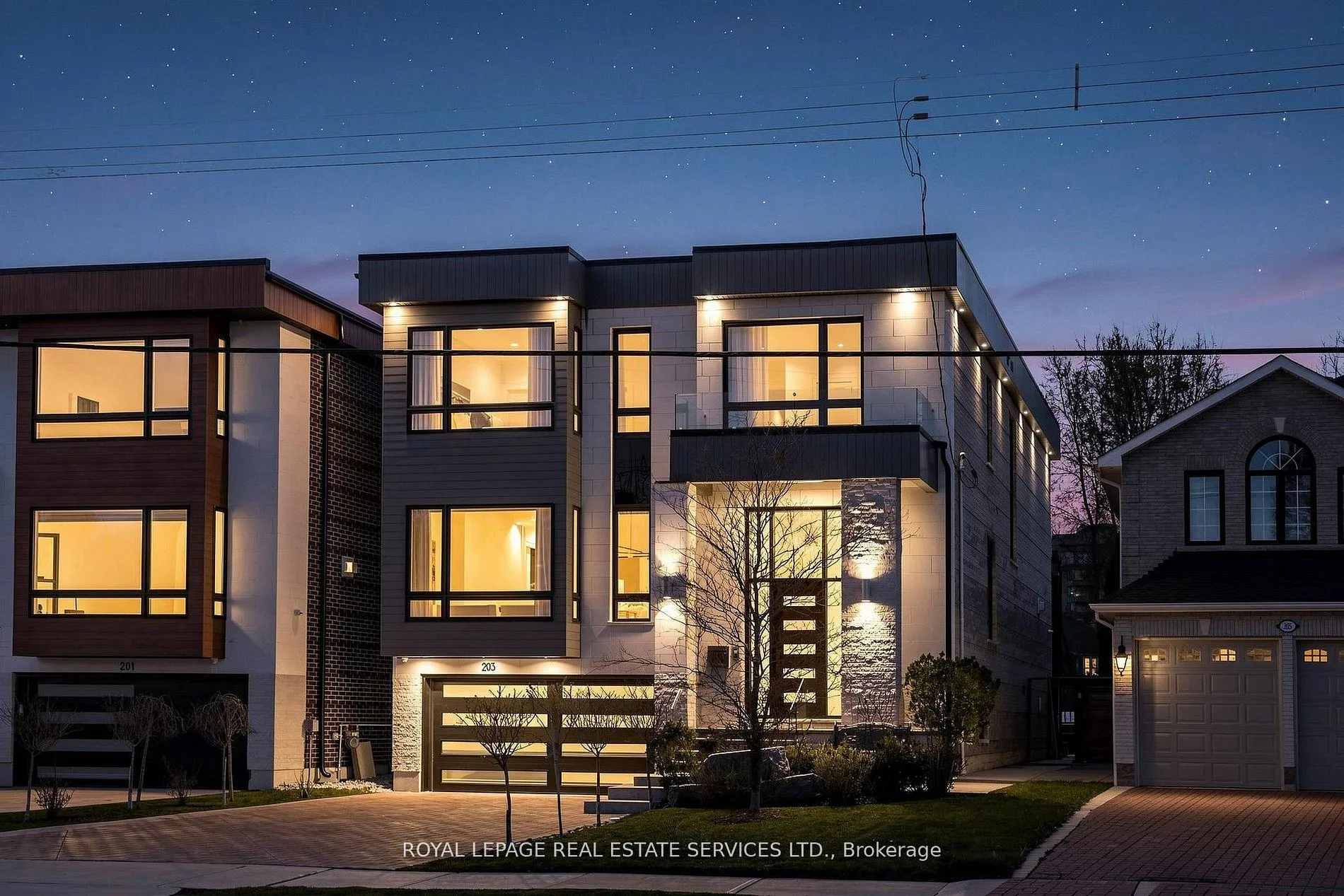 Photo 4 of 203 Crestwood Road, Vaughan, Crestwood-Springfarm-Yorkhill — HOMEH